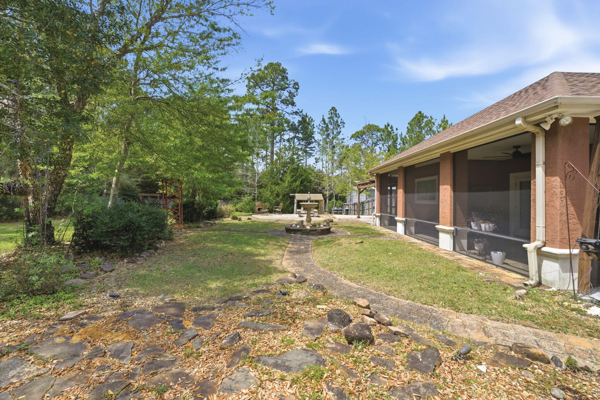 WHISPERING PINES - Residential