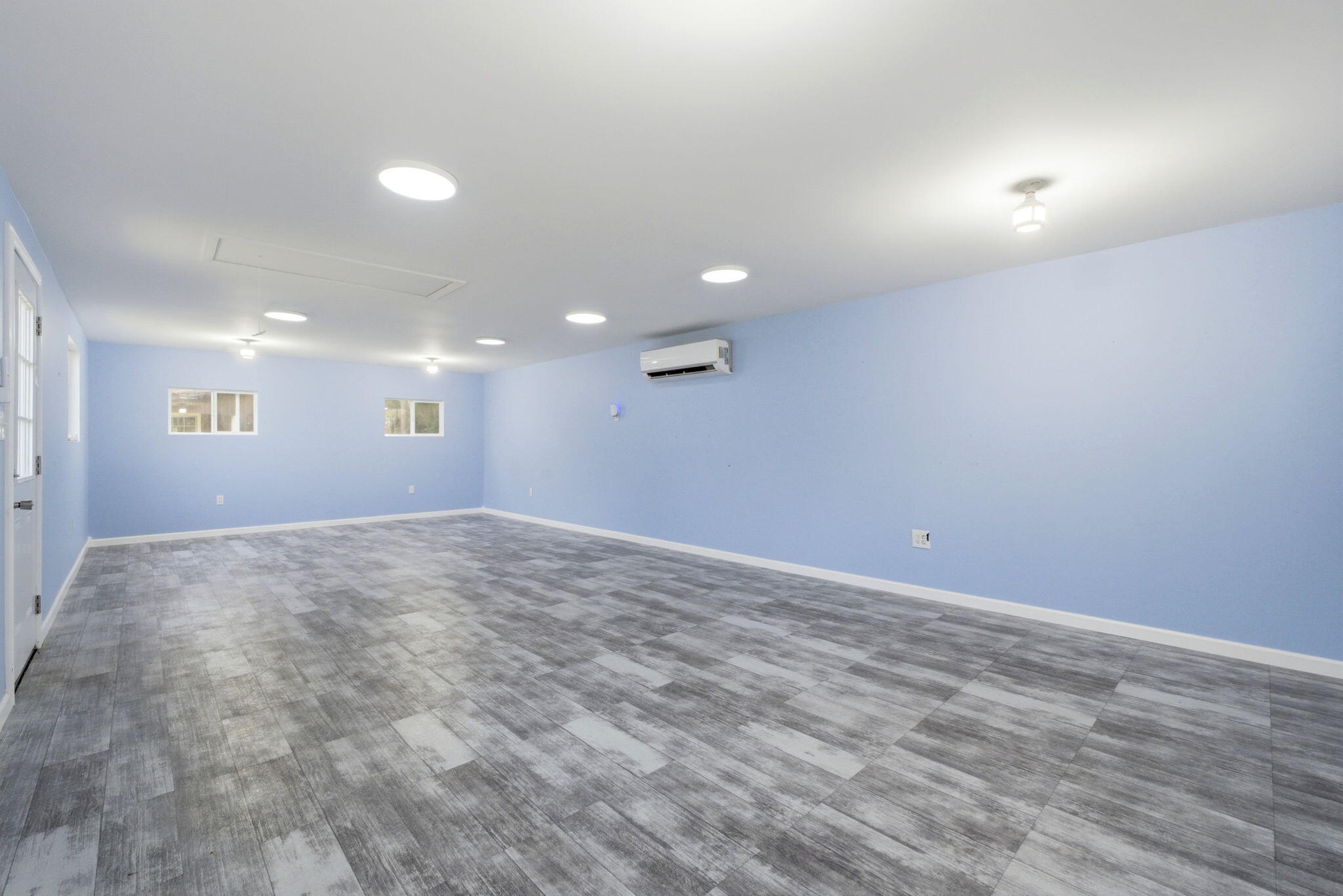 WHISPERING PINES - Residential