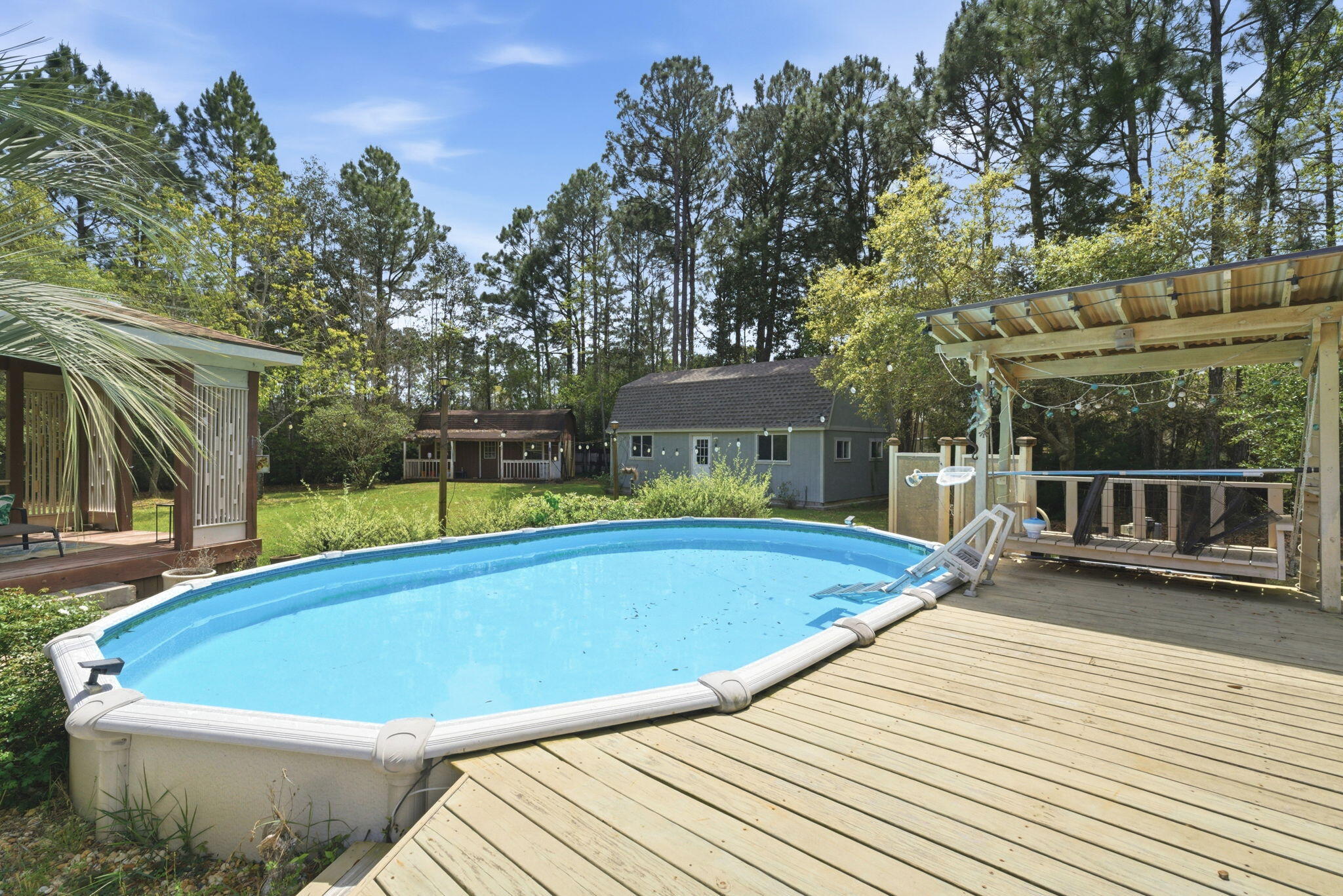 WHISPERING PINES - Residential