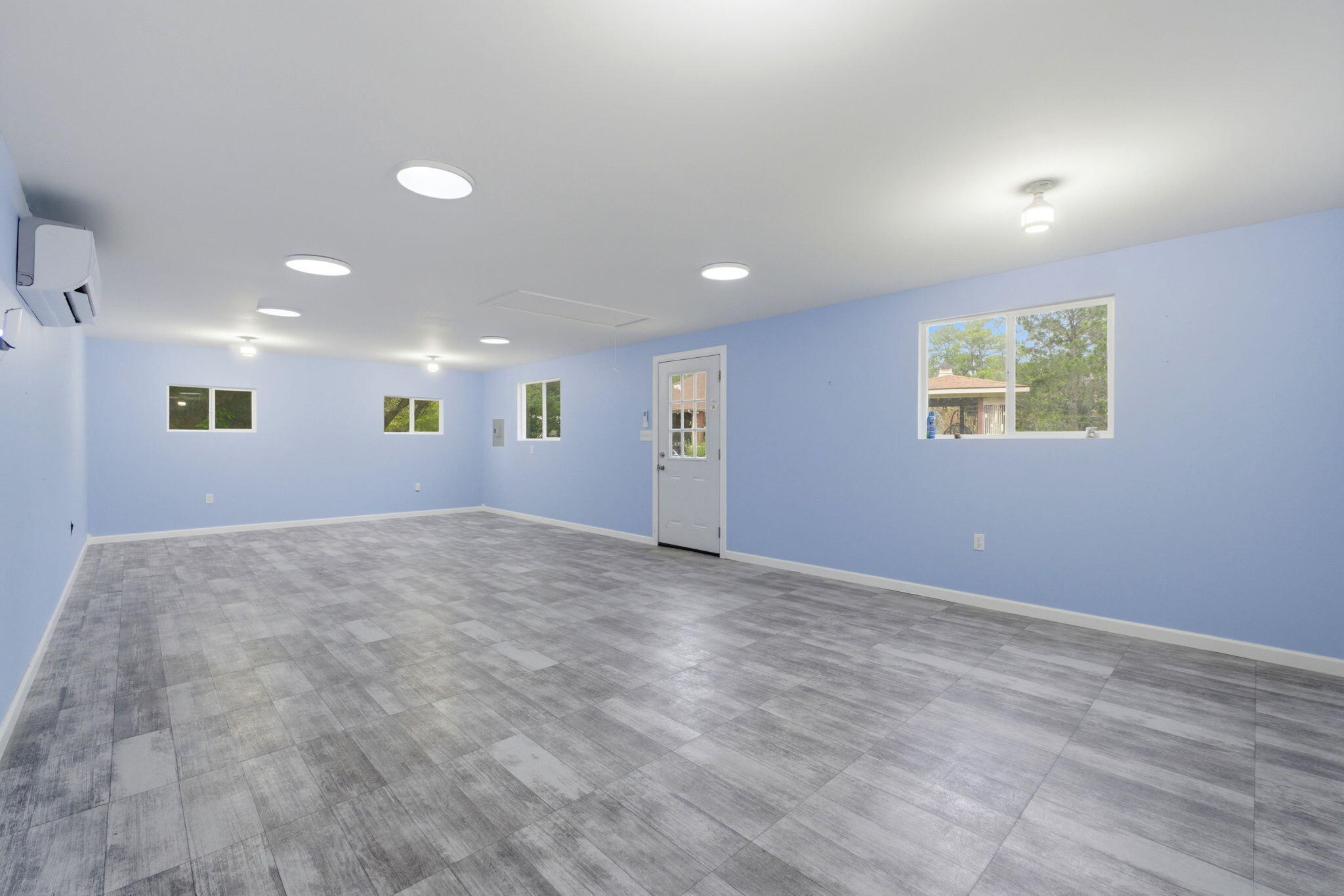 WHISPERING PINES - Residential