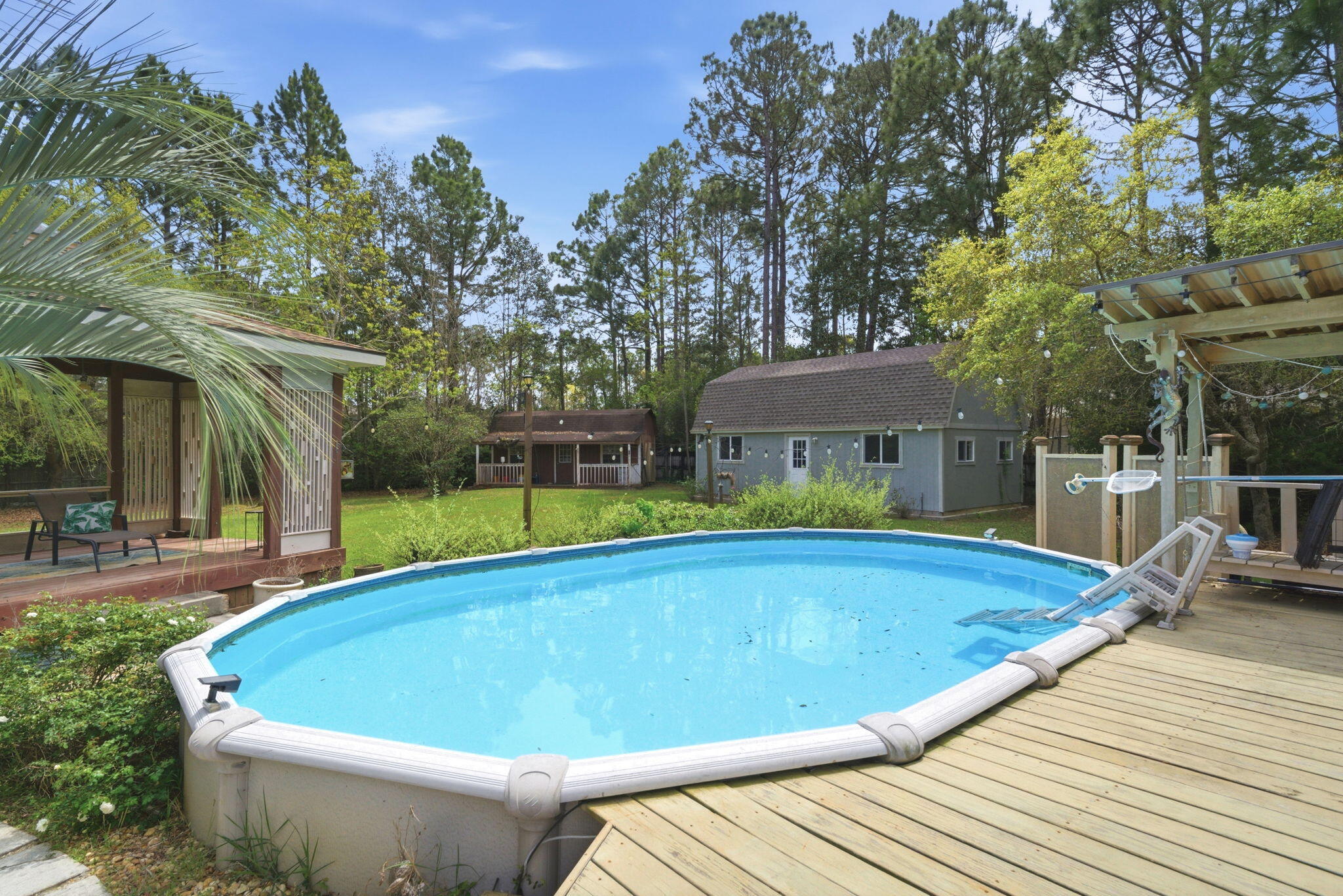 WHISPERING PINES - Residential