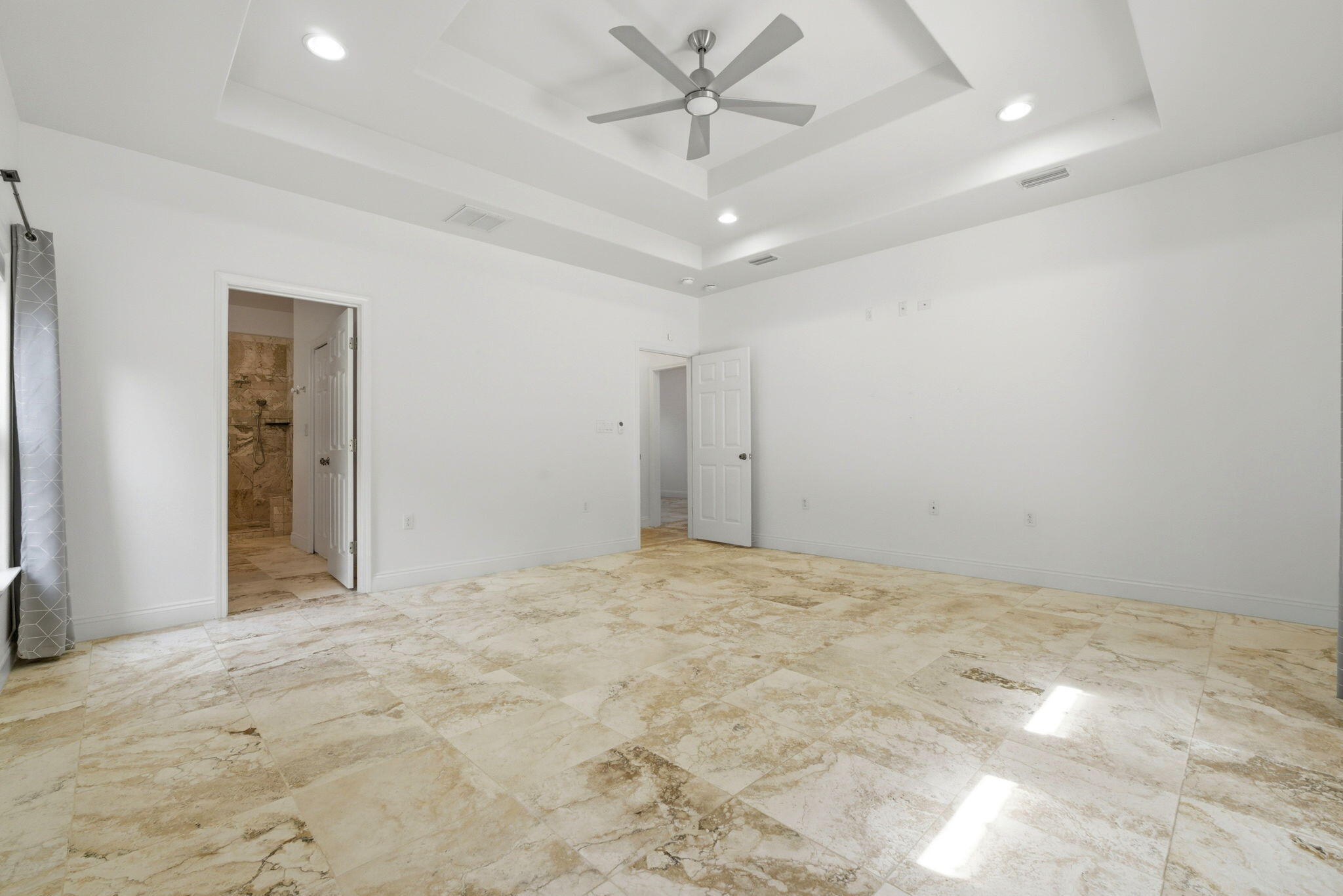 WHISPERING PINES - Residential