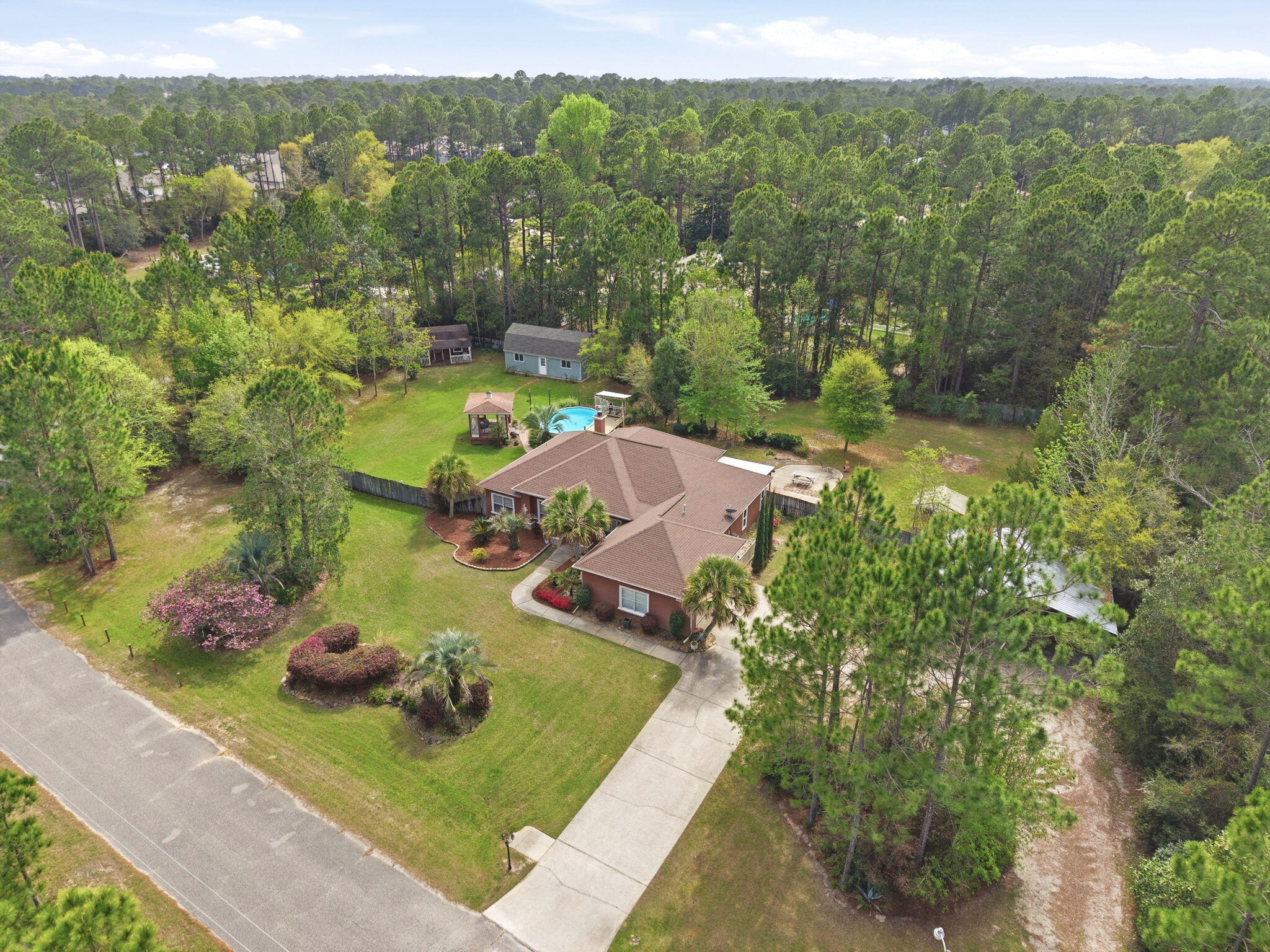 WHISPERING PINES - Residential