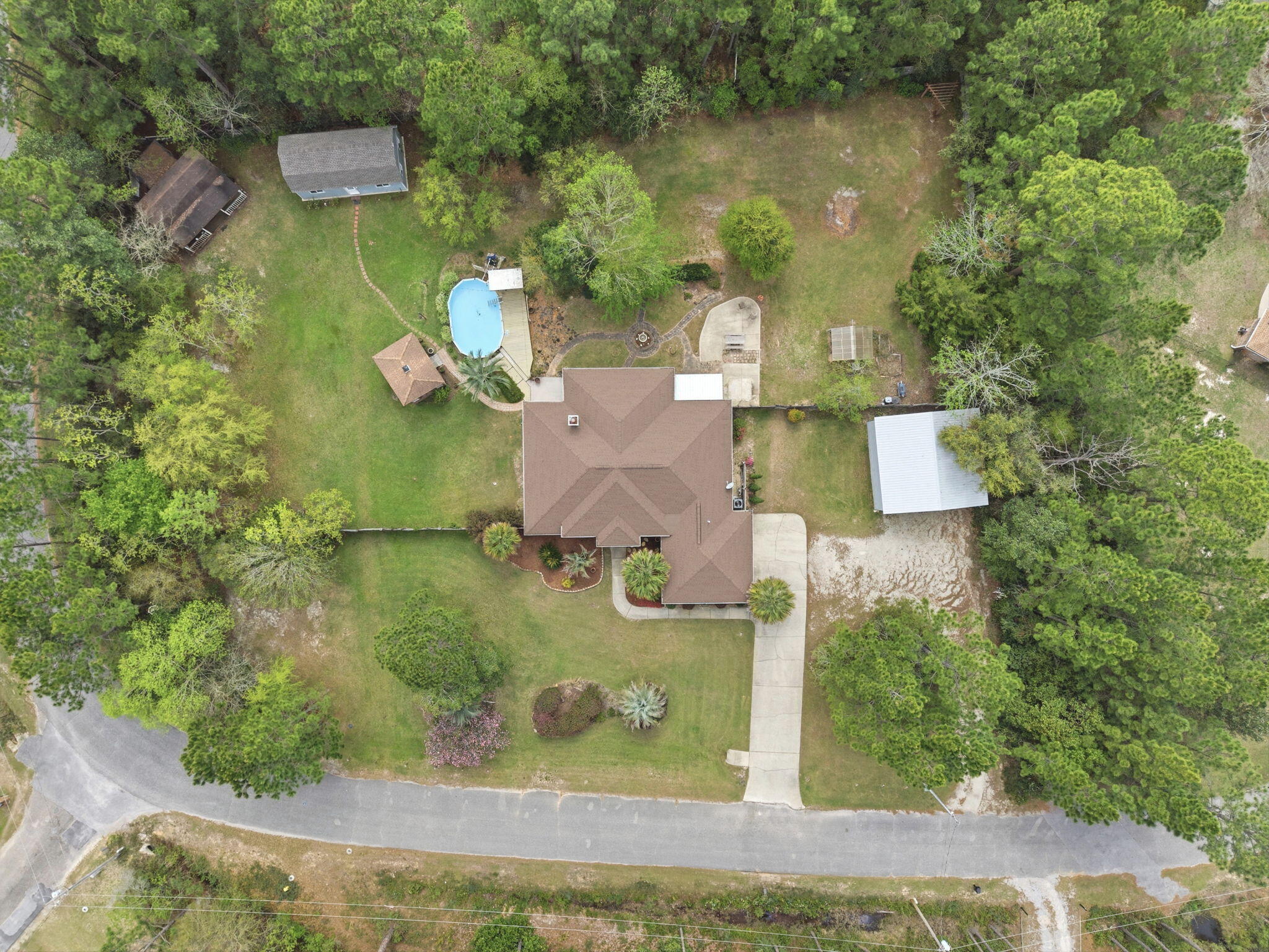 WHISPERING PINES - Residential