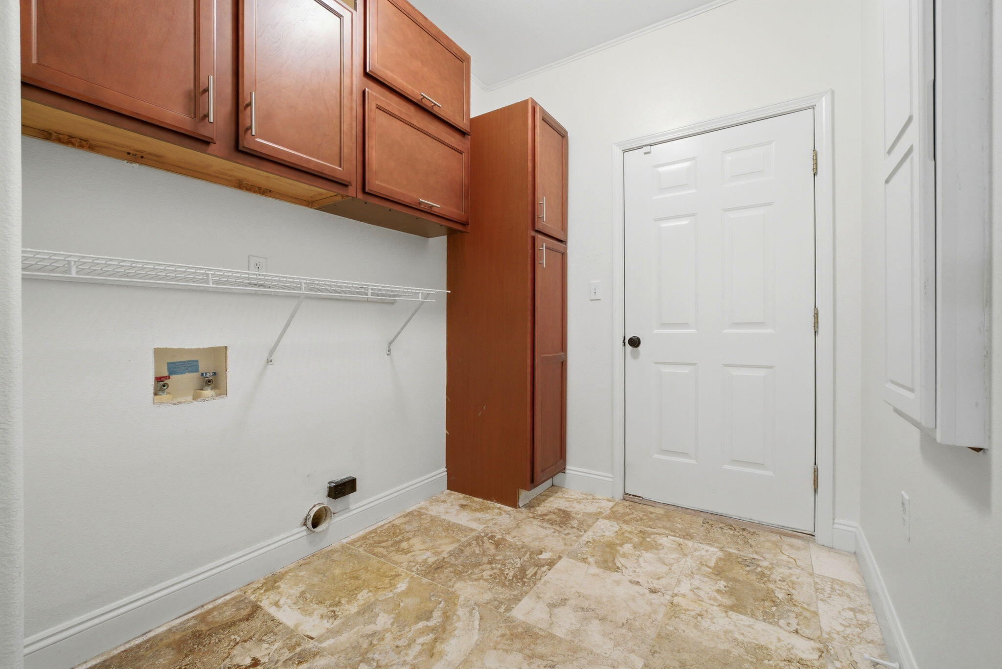 WHISPERING PINES - Residential