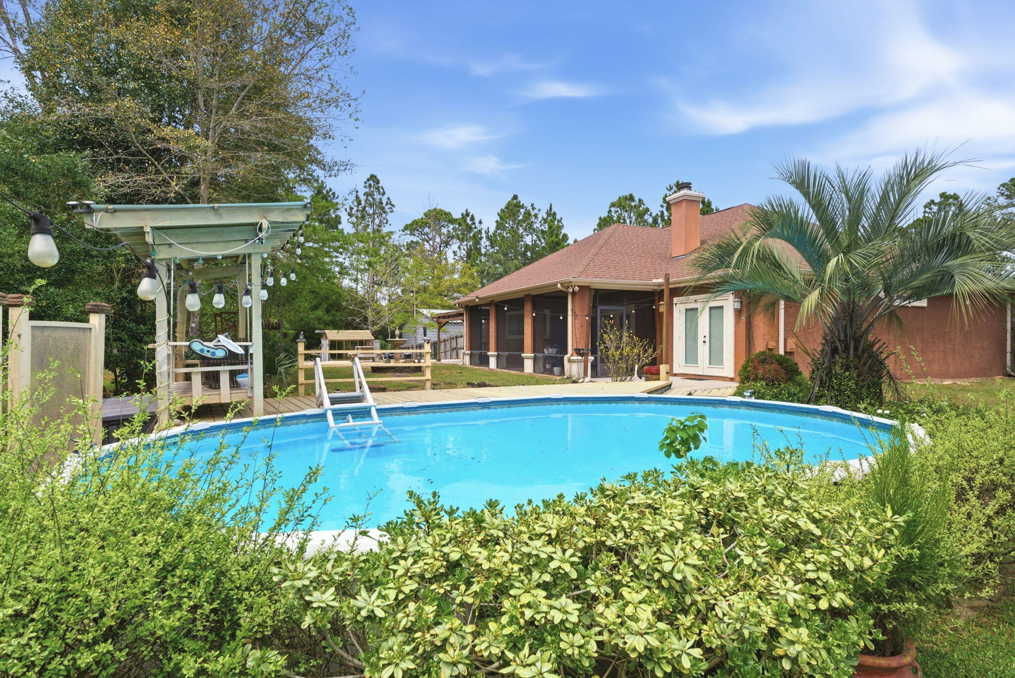 WHISPERING PINES - Residential