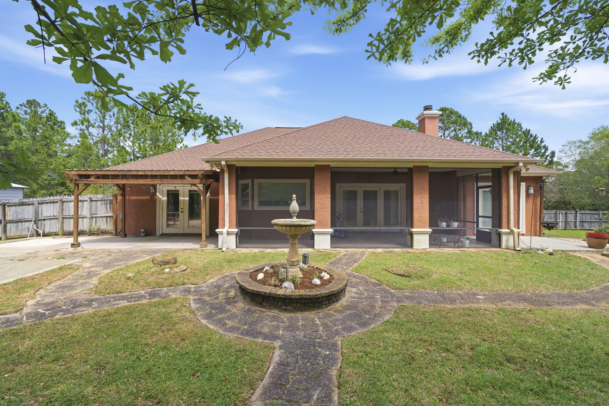 WHISPERING PINES - Residential