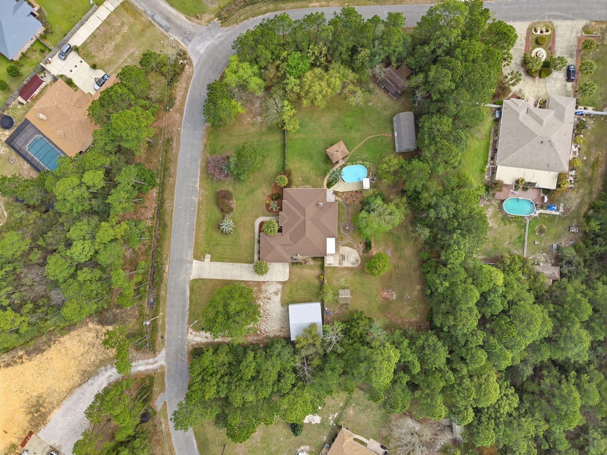 WHISPERING PINES - Residential