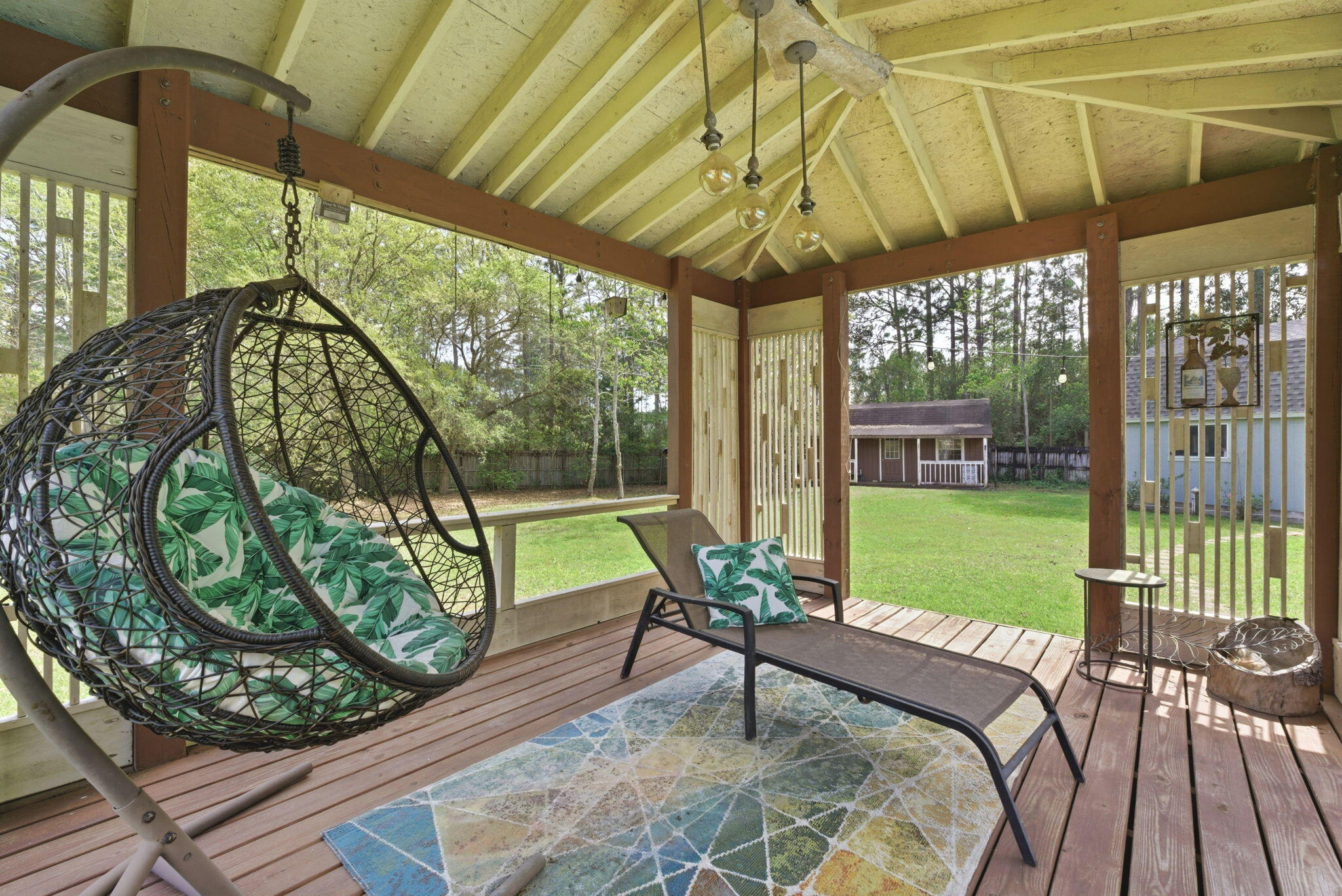 WHISPERING PINES - Residential