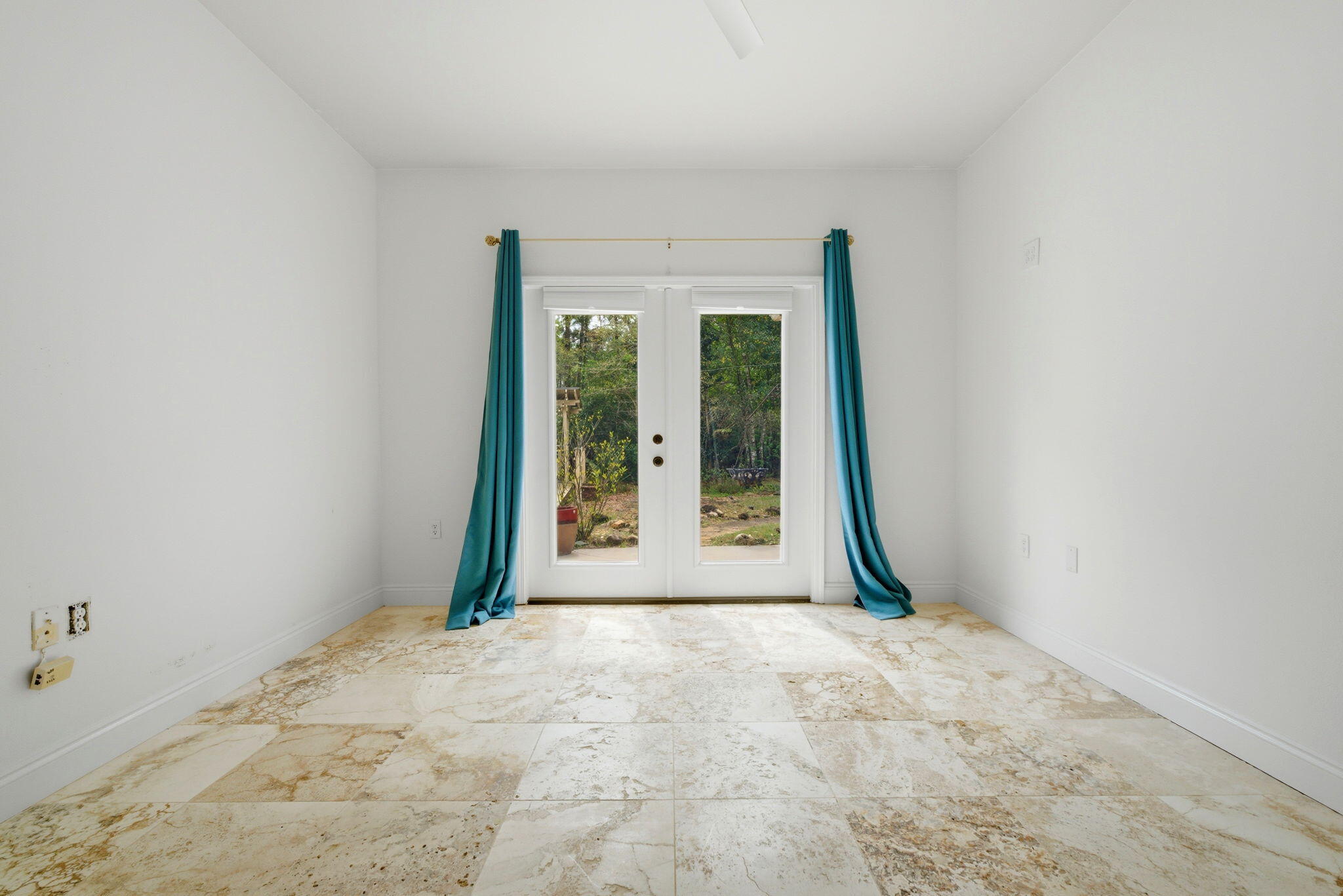 WHISPERING PINES - Residential