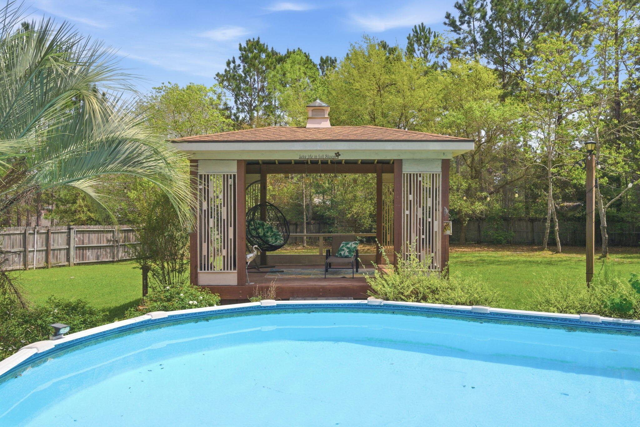 WHISPERING PINES - Residential