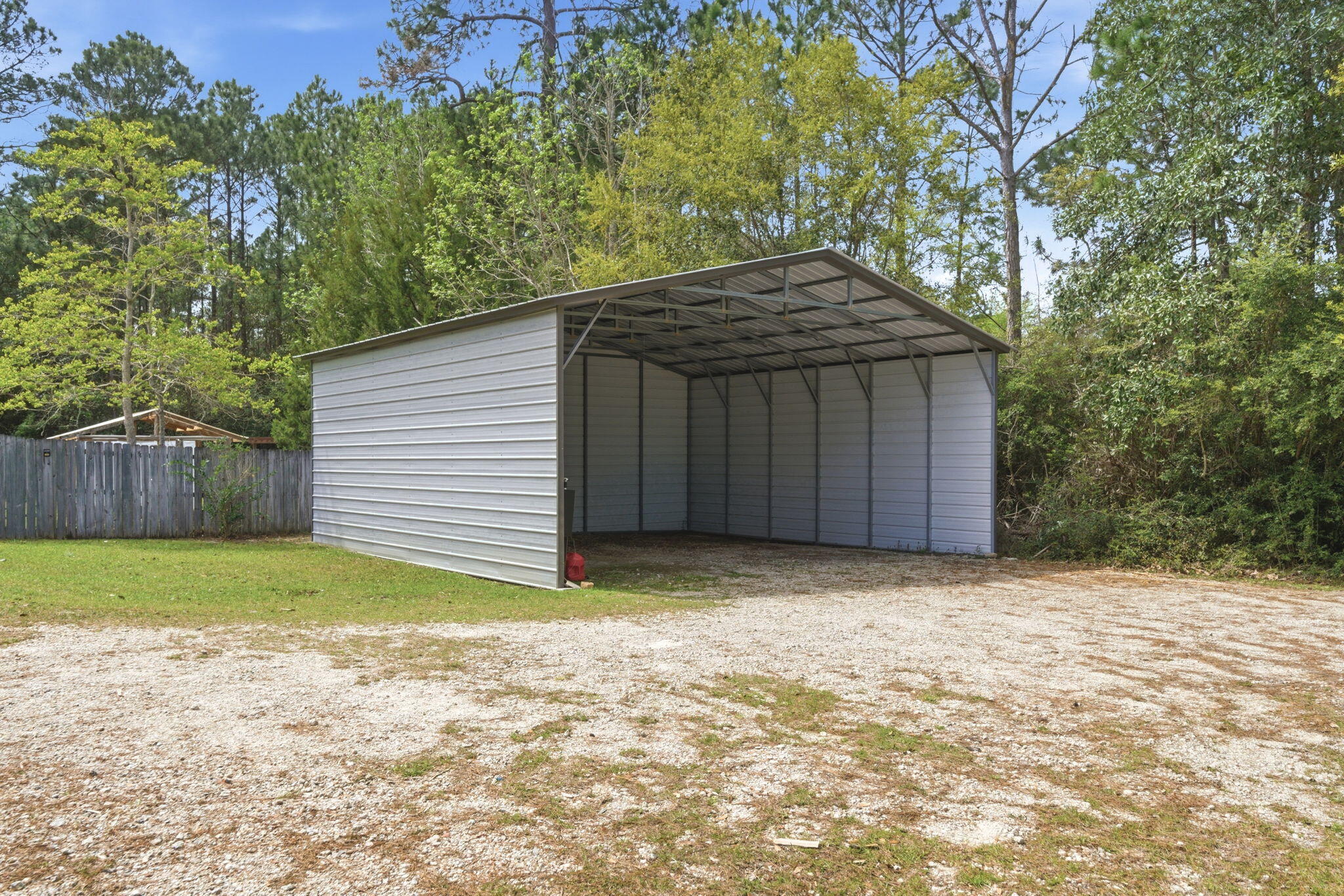 WHISPERING PINES - Residential