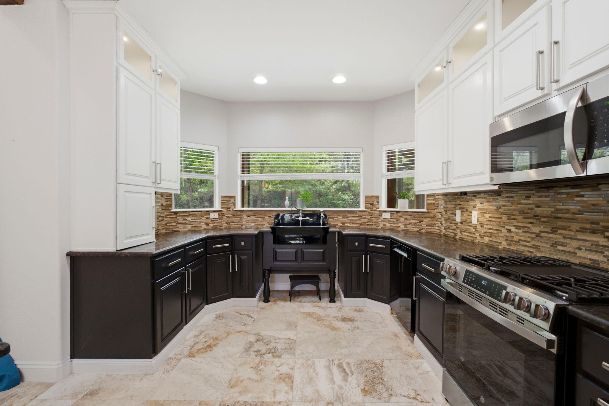 WHISPERING PINES - Residential