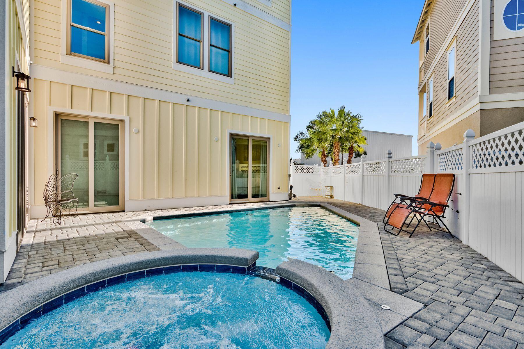 EMERALD WATERS VILLAGE - Residential