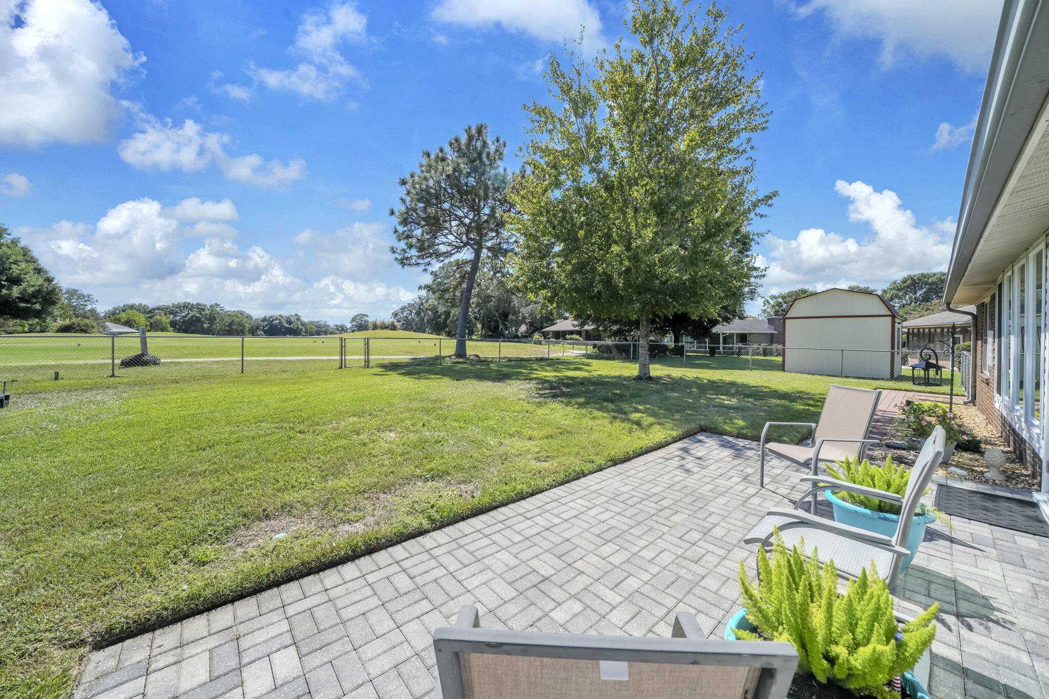 136 COUNTRY CLUB Road