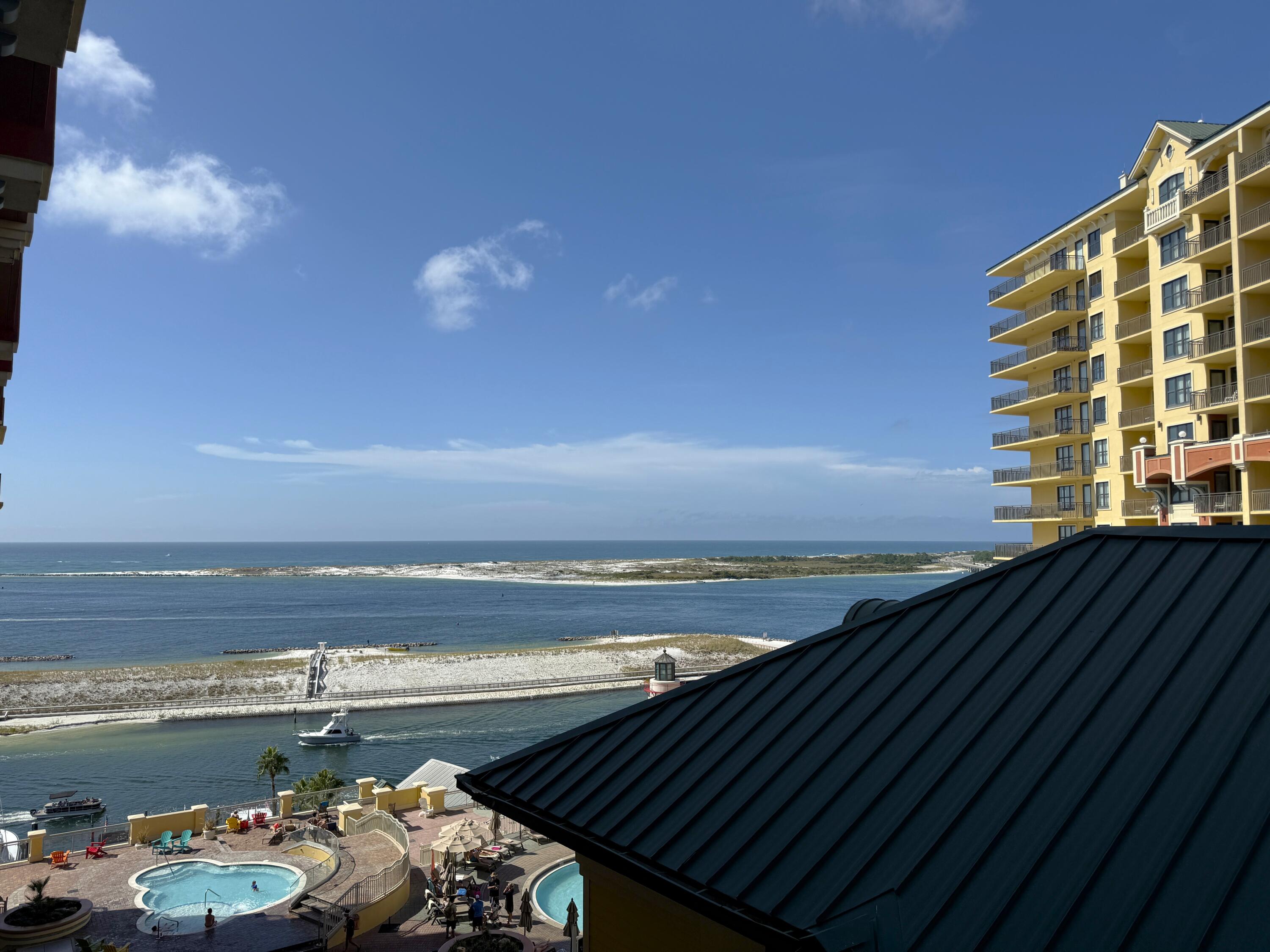 EMERALD GRANDE - Residential