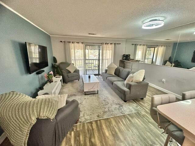 104 Westlake Court 104