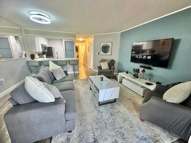 104 Westlake Court 104