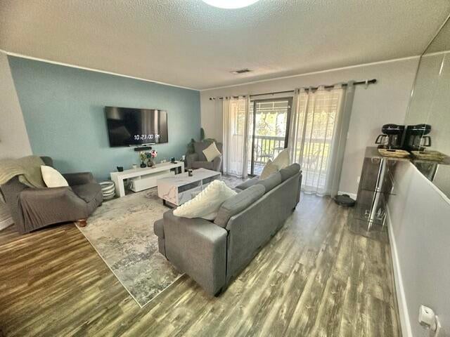 104 Westlake Court 104