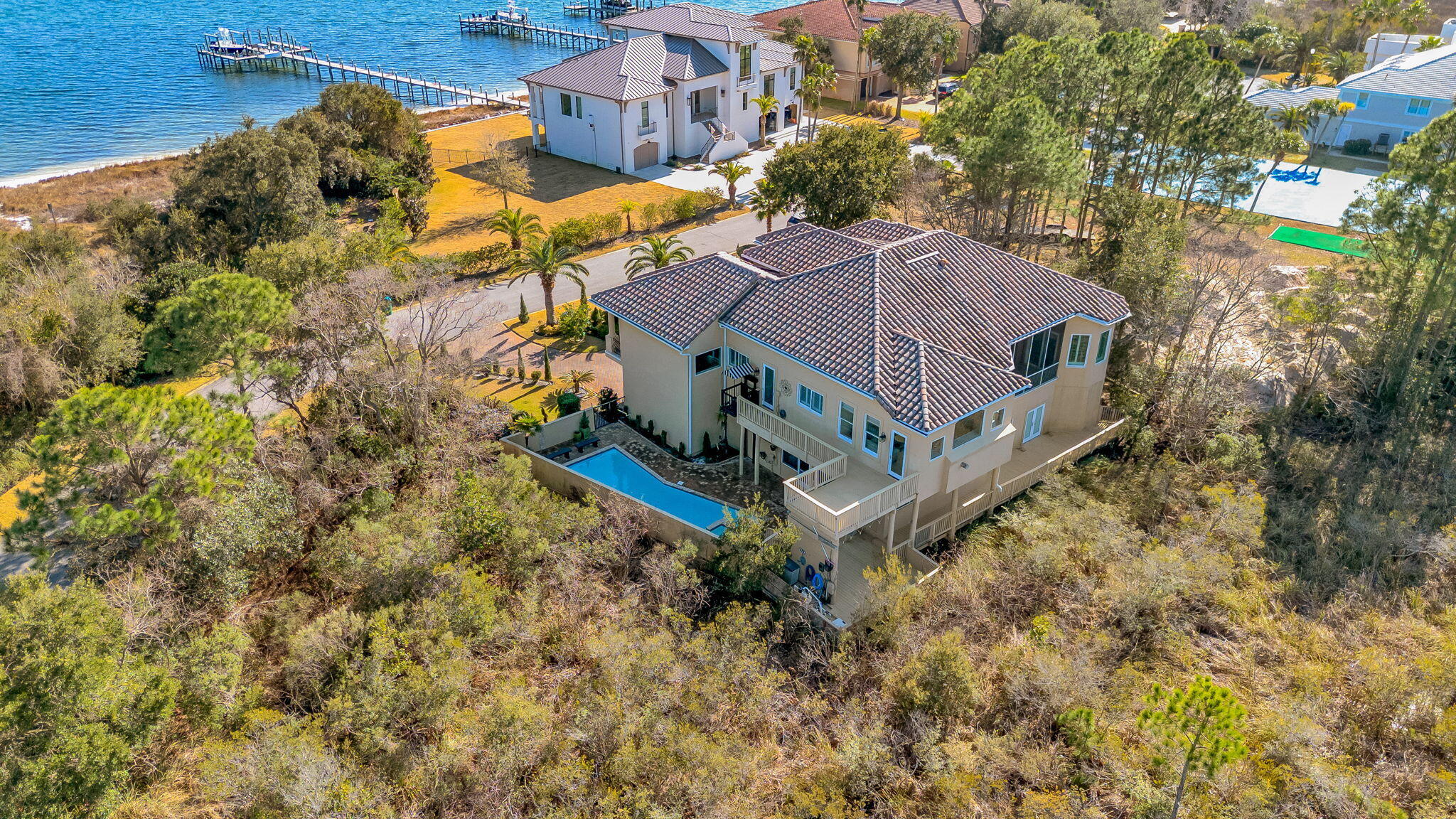 DEER POINT COVE - Residential