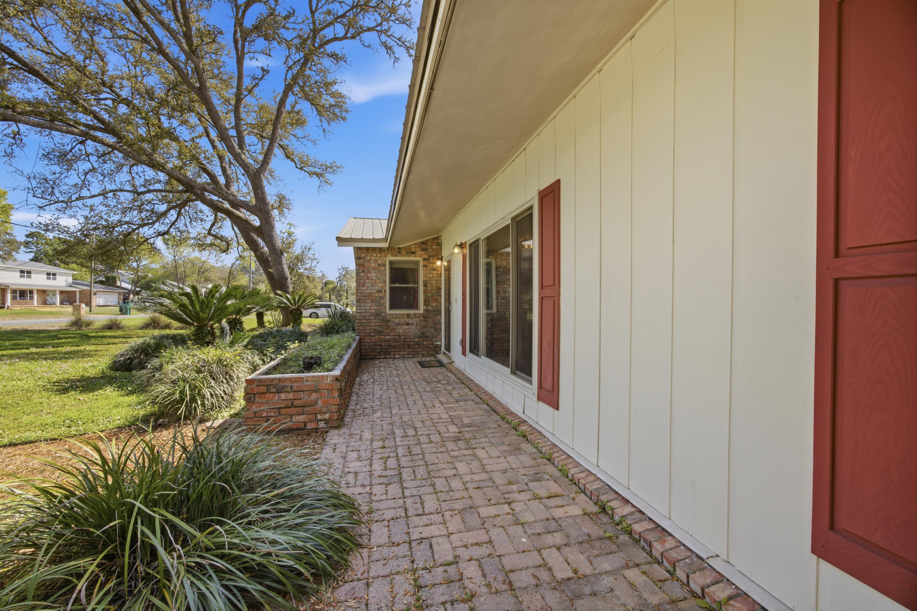 LAKE LORRAINE ESTATES 1 - Residential