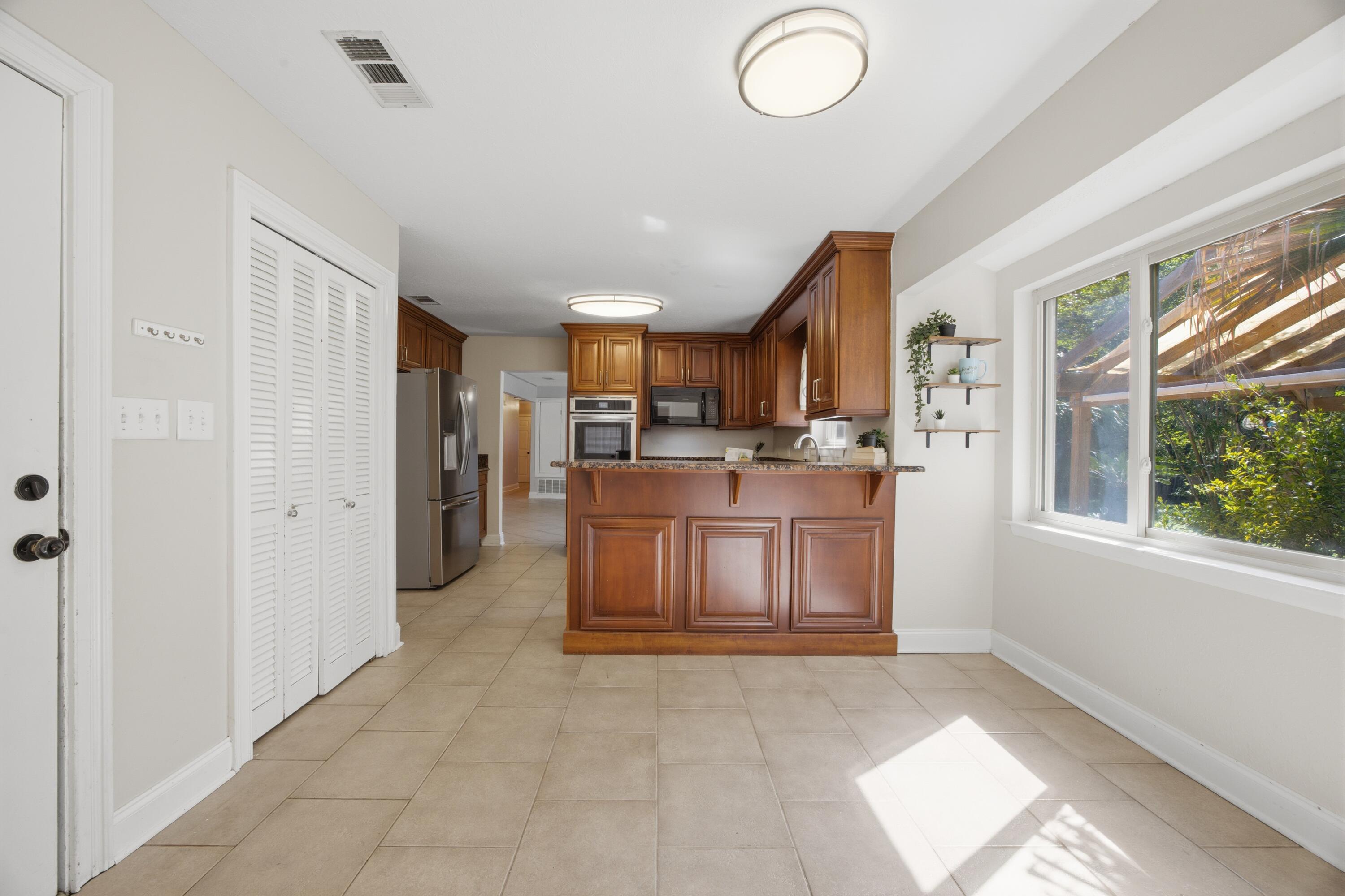 LAKE LORRAINE ESTATES 1 - Residential