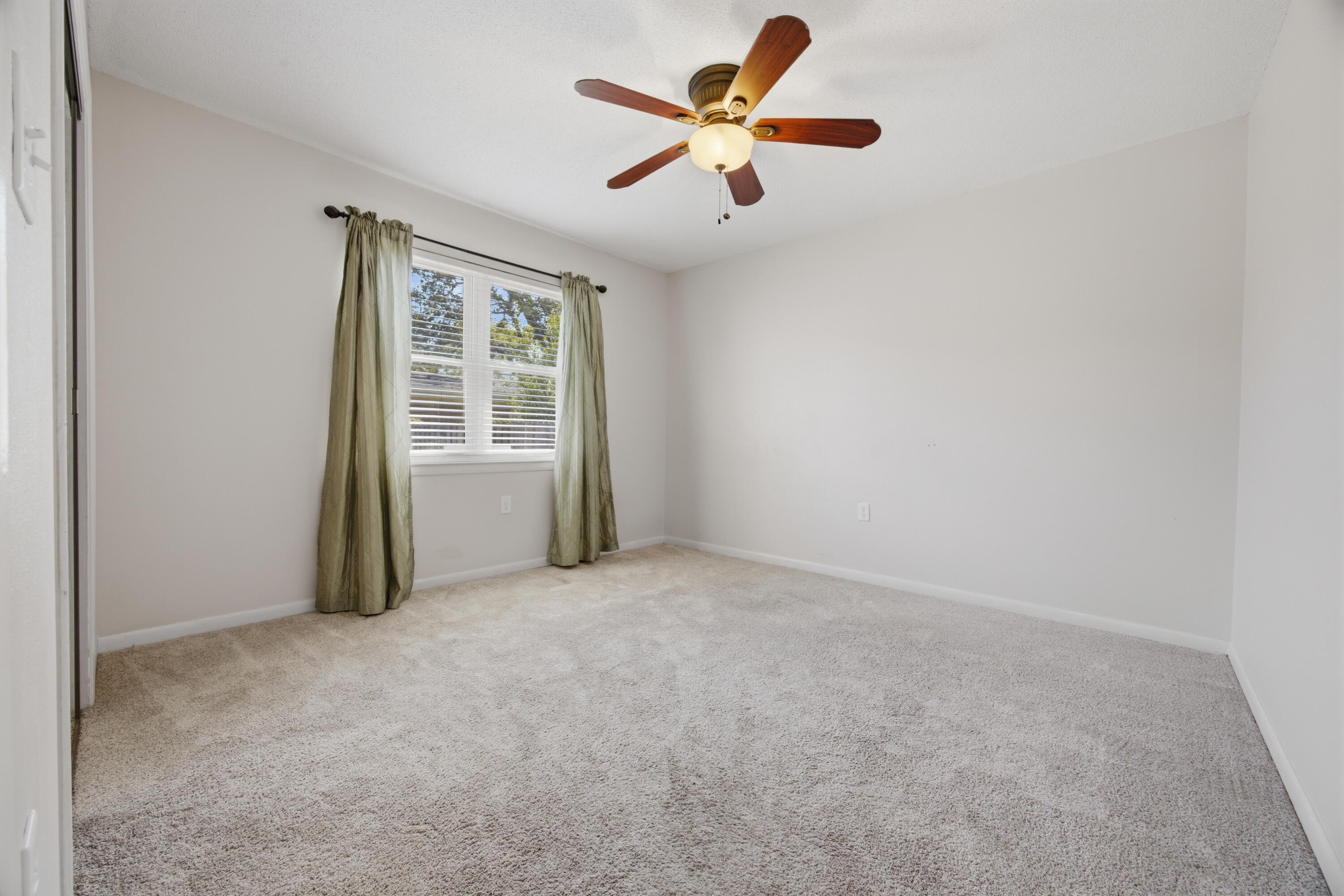 LAKE LORRAINE ESTATES 1 - Residential