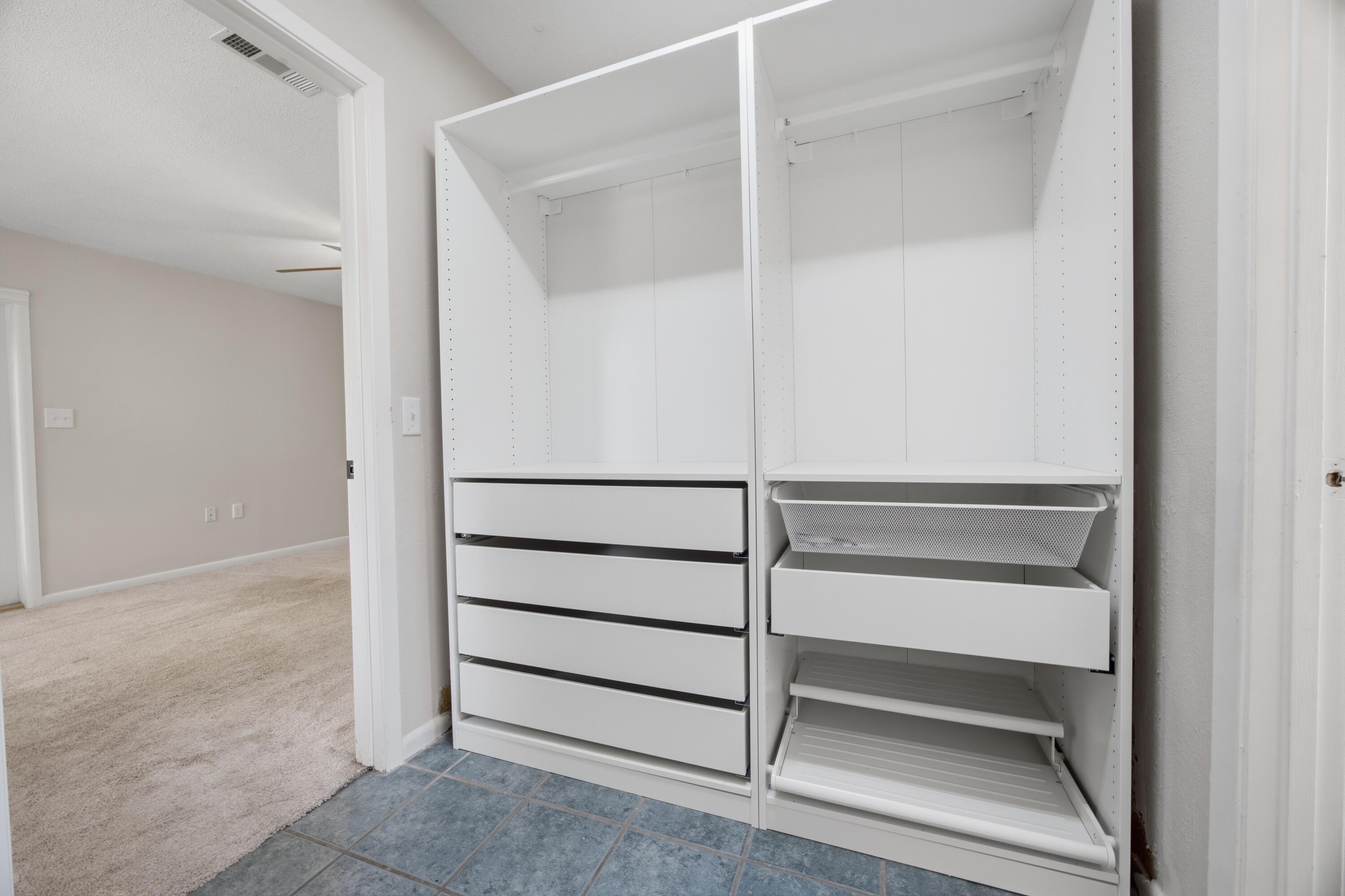 LAKE LORRAINE ESTATES 1 - Residential