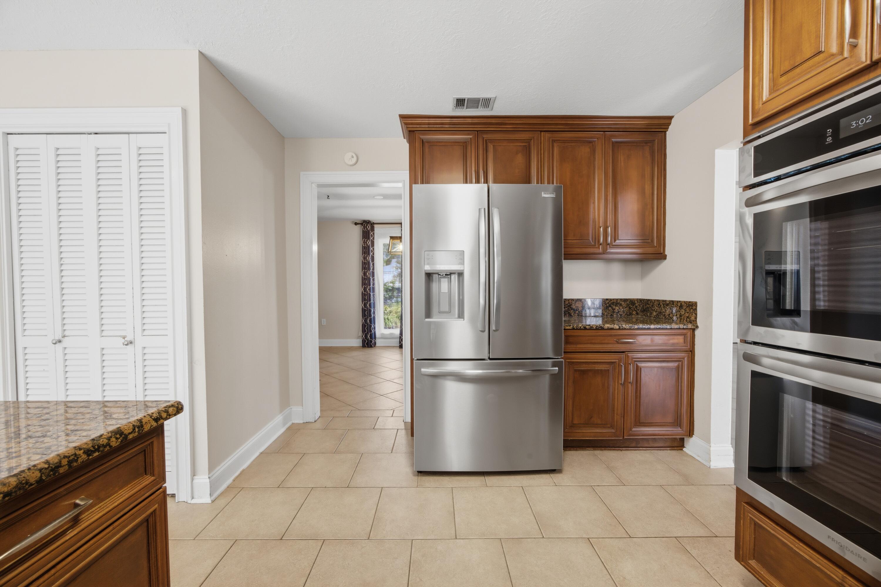 LAKE LORRAINE ESTATES 1 - Residential