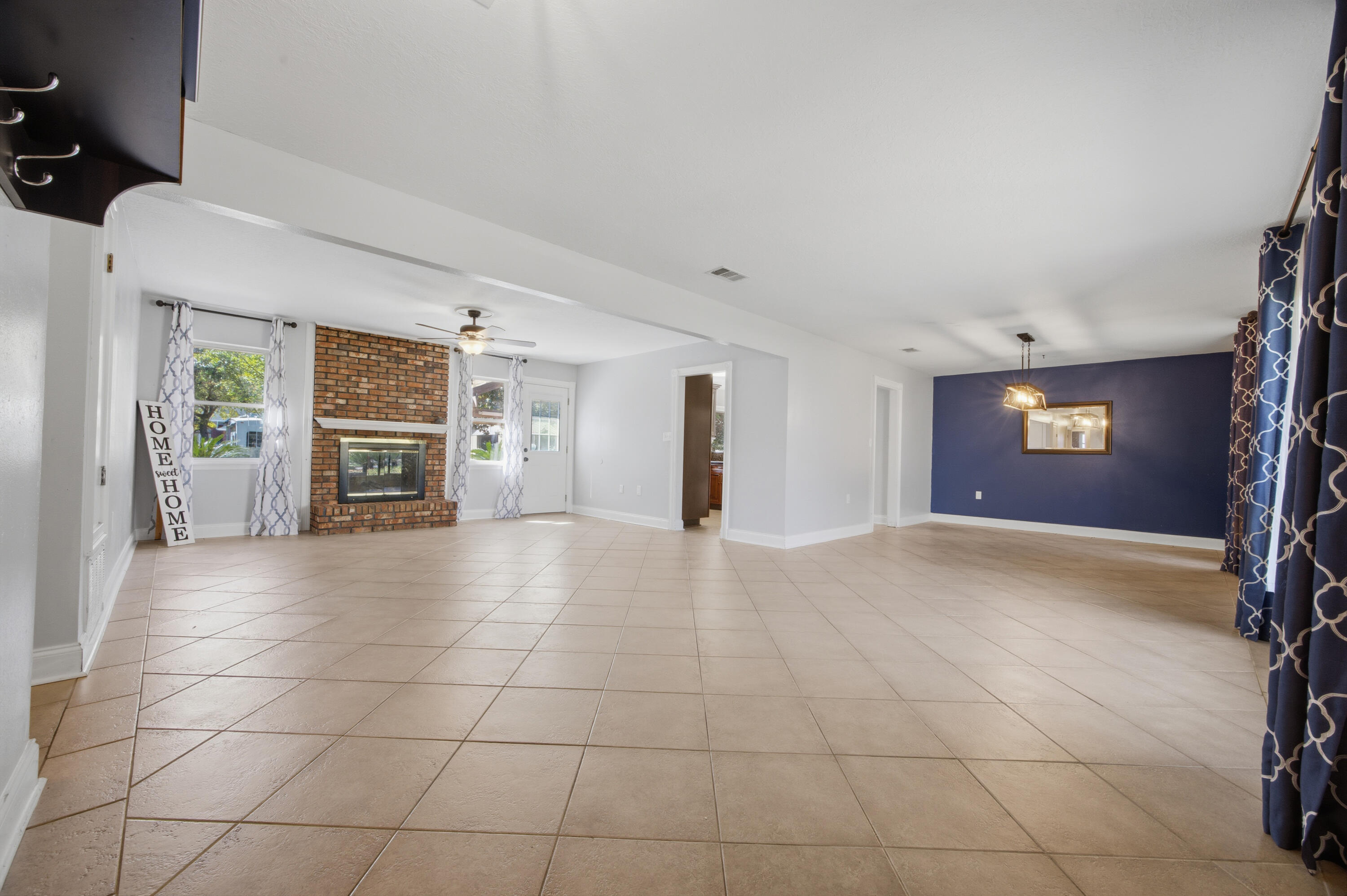 LAKE LORRAINE ESTATES 1 - Residential