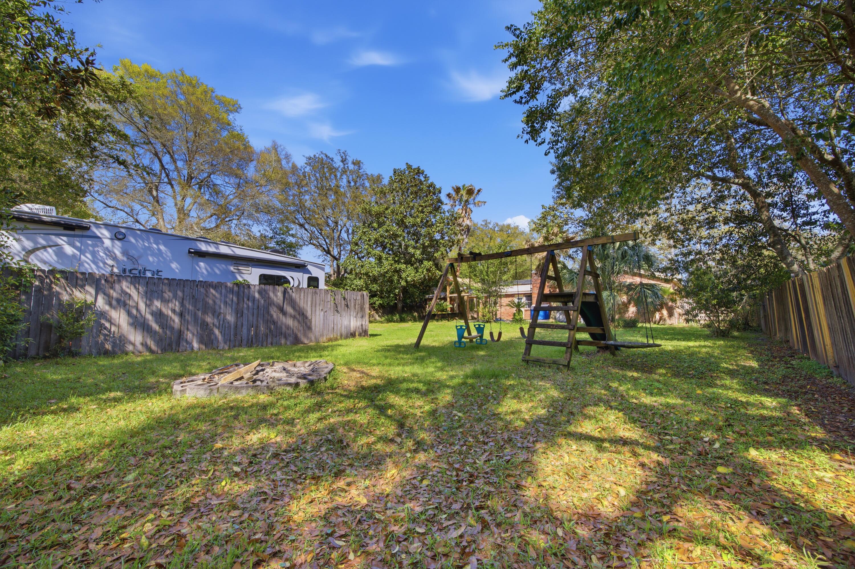 LAKE LORRAINE ESTATES 1 - Residential