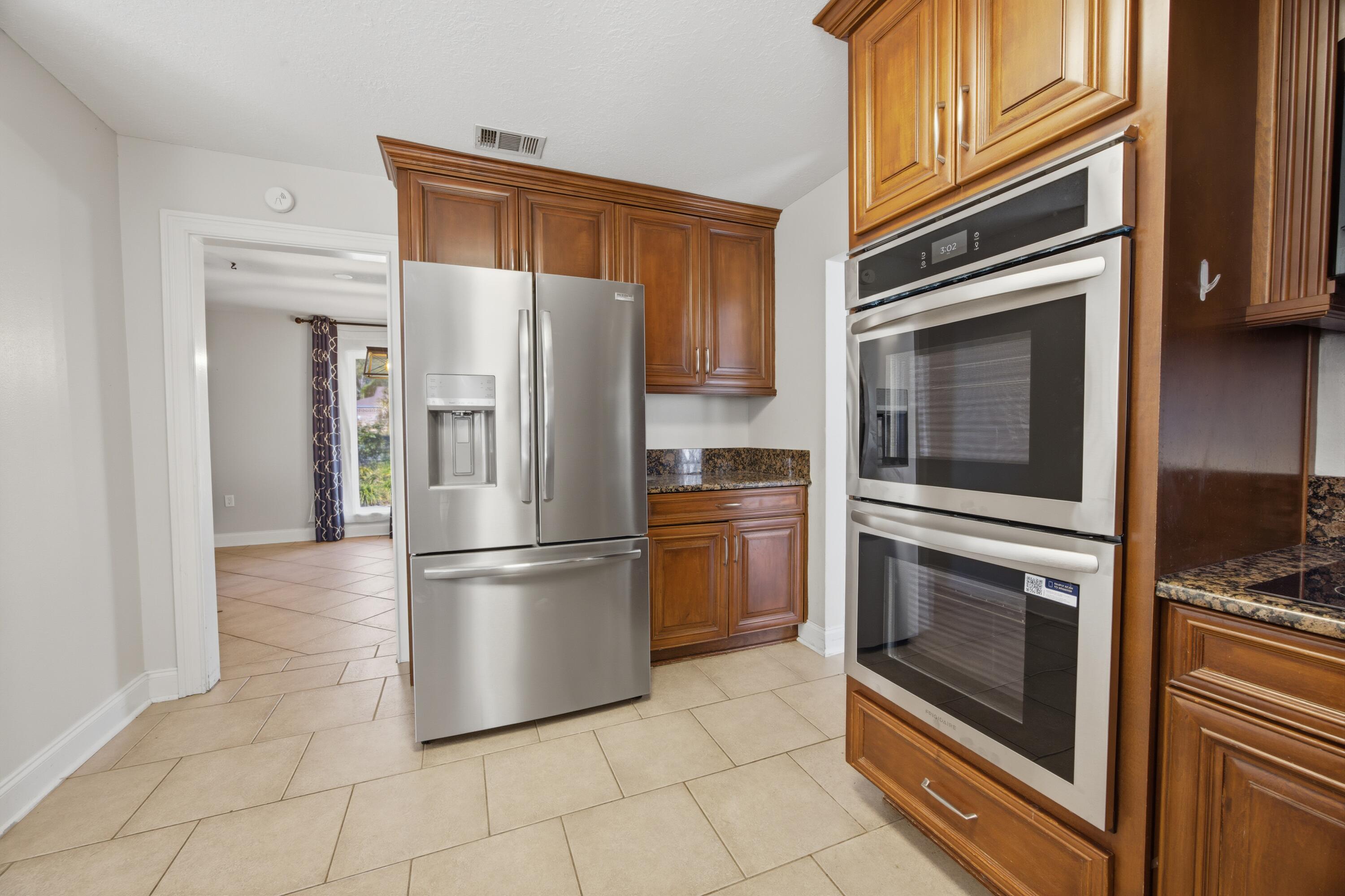 LAKE LORRAINE ESTATES 1 - Residential