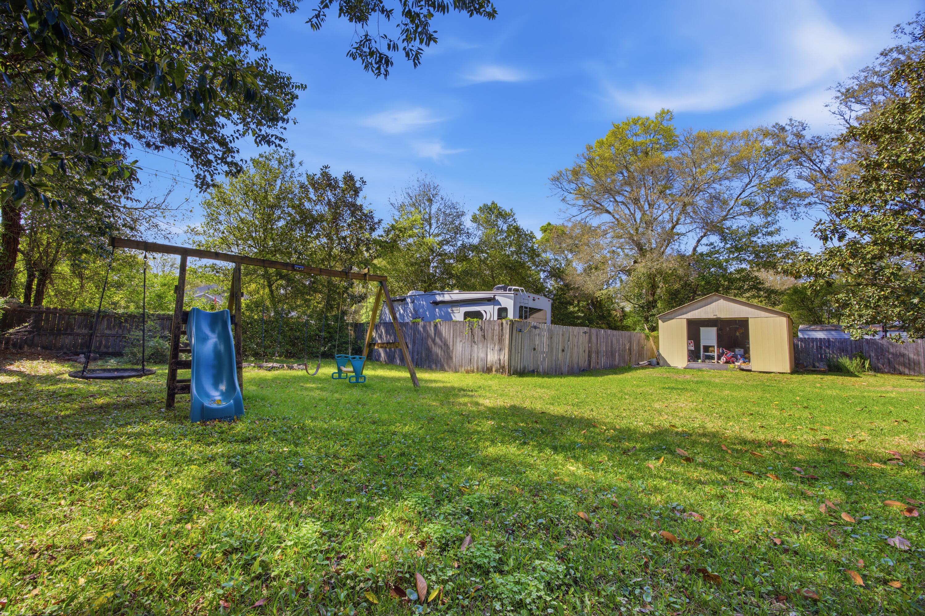 LAKE LORRAINE ESTATES 1 - Residential