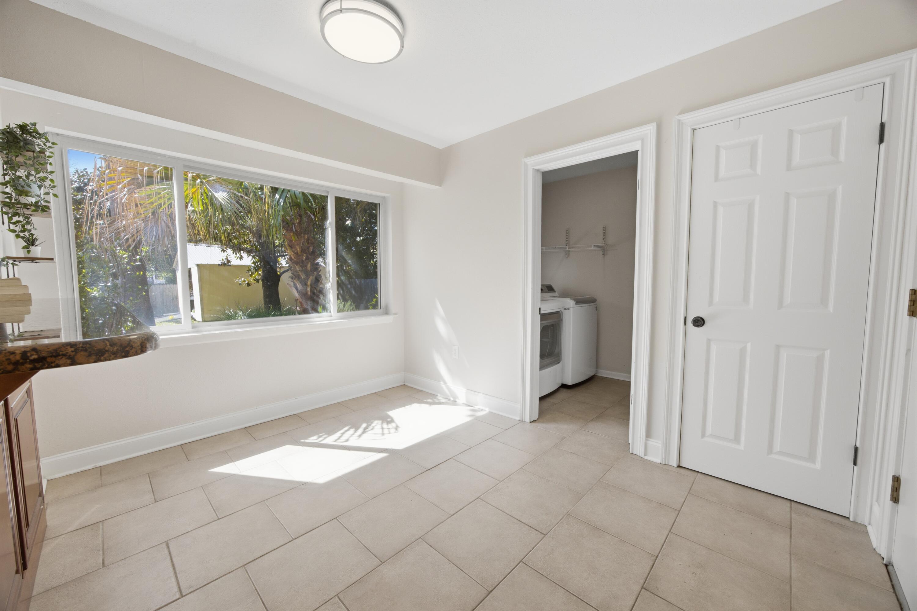 LAKE LORRAINE ESTATES 1 - Residential