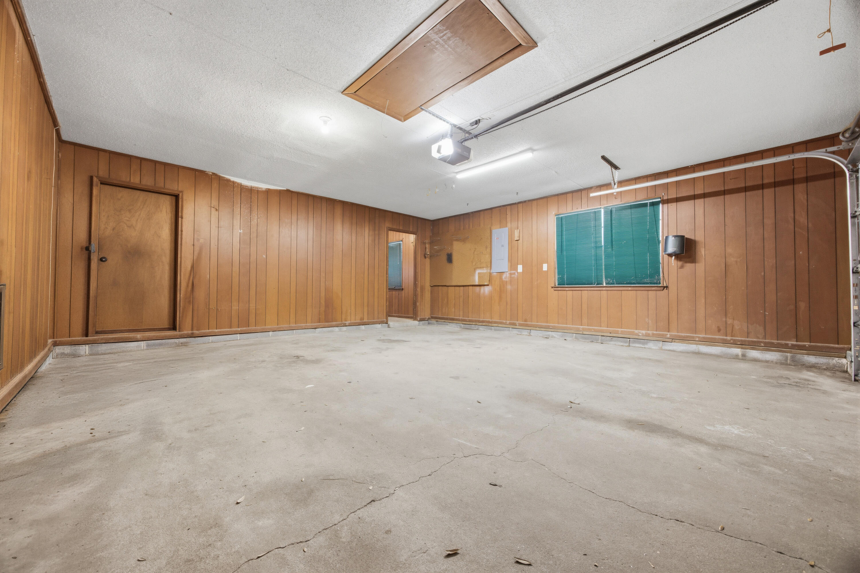 LAKE LORRAINE ESTATES 1 - Residential