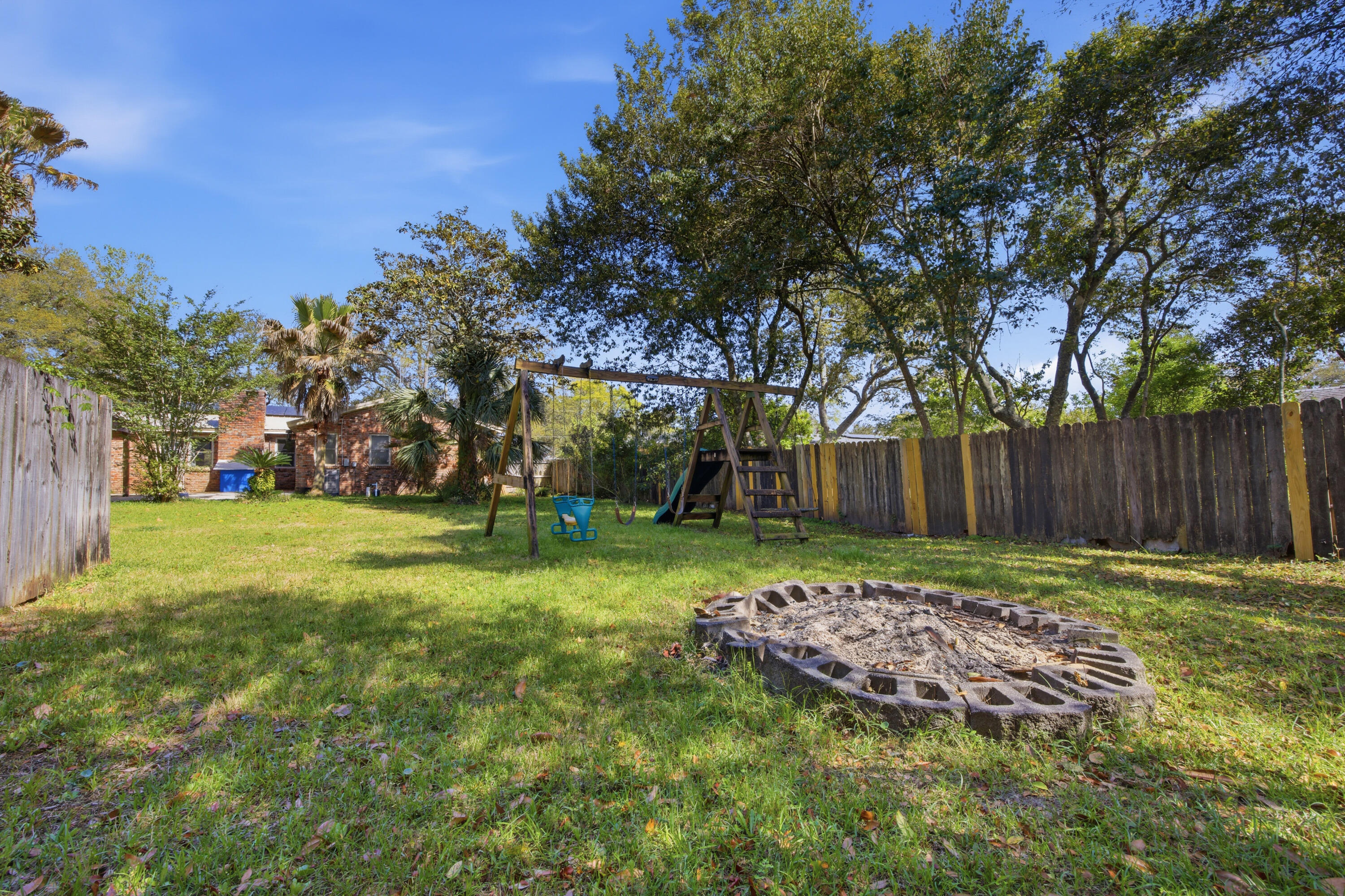 LAKE LORRAINE ESTATES 1 - Residential