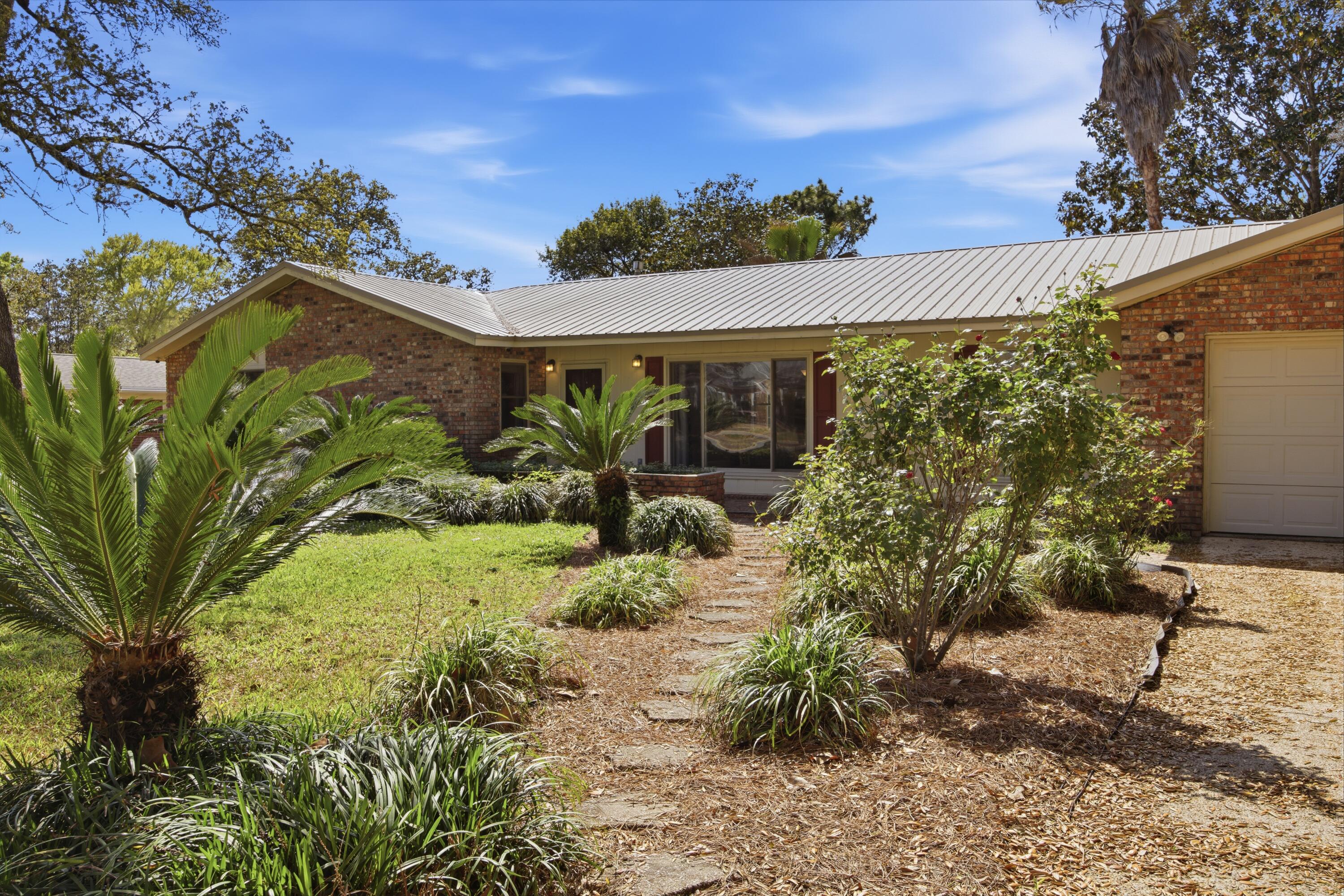 LAKE LORRAINE ESTATES 1 - Residential