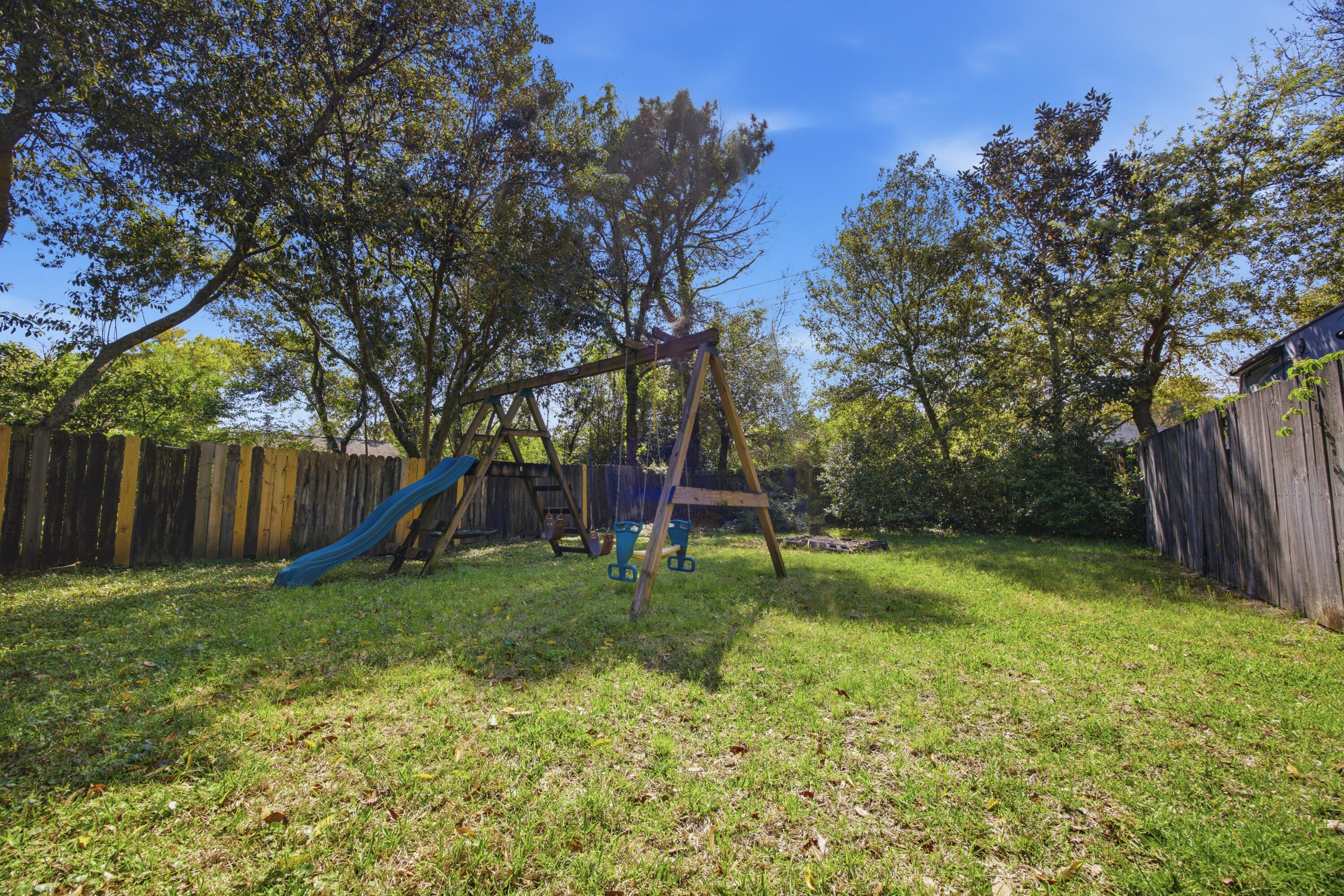 LAKE LORRAINE ESTATES 1 - Residential