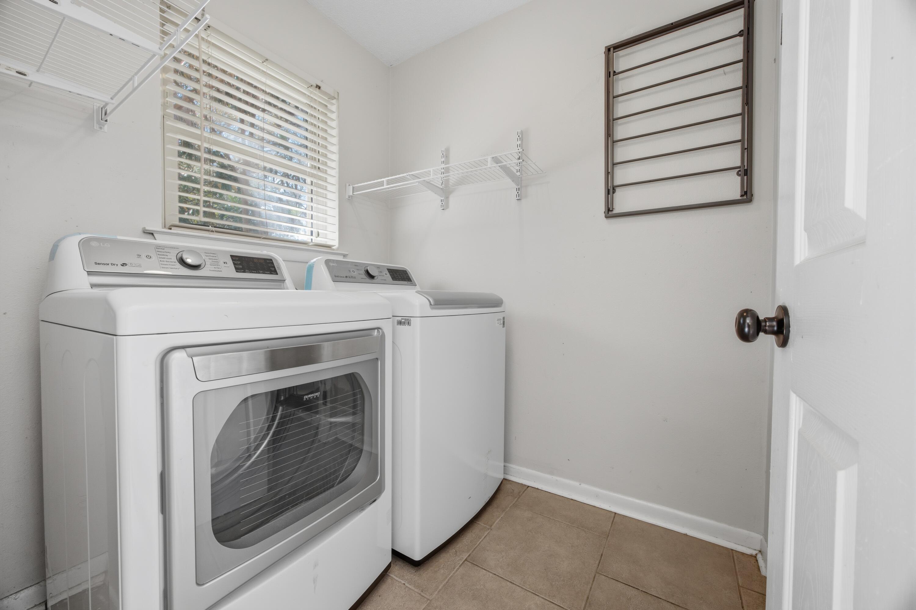 LAKE LORRAINE ESTATES 1 - Residential