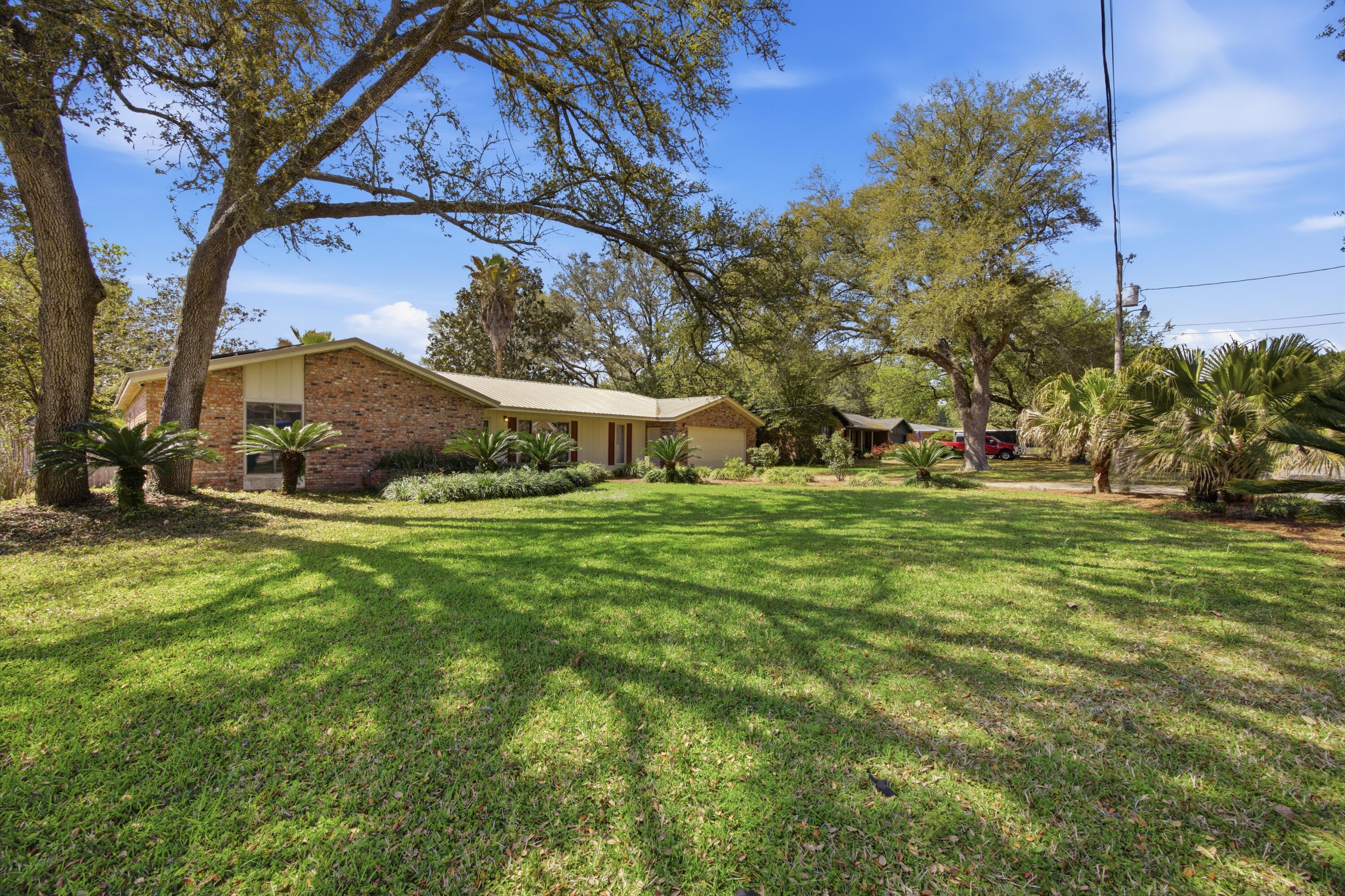 LAKE LORRAINE ESTATES 1 - Residential