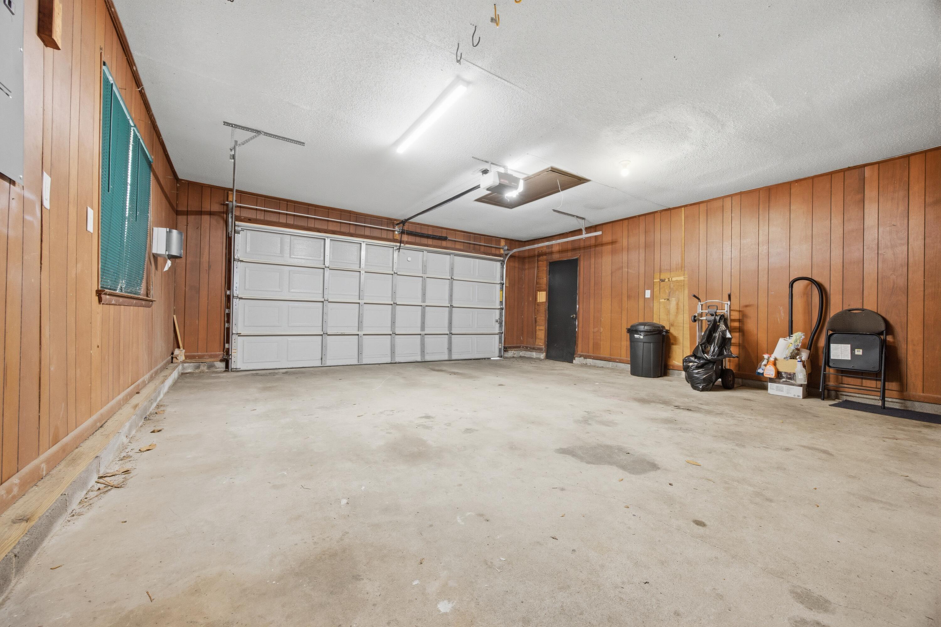 LAKE LORRAINE ESTATES 1 - Residential