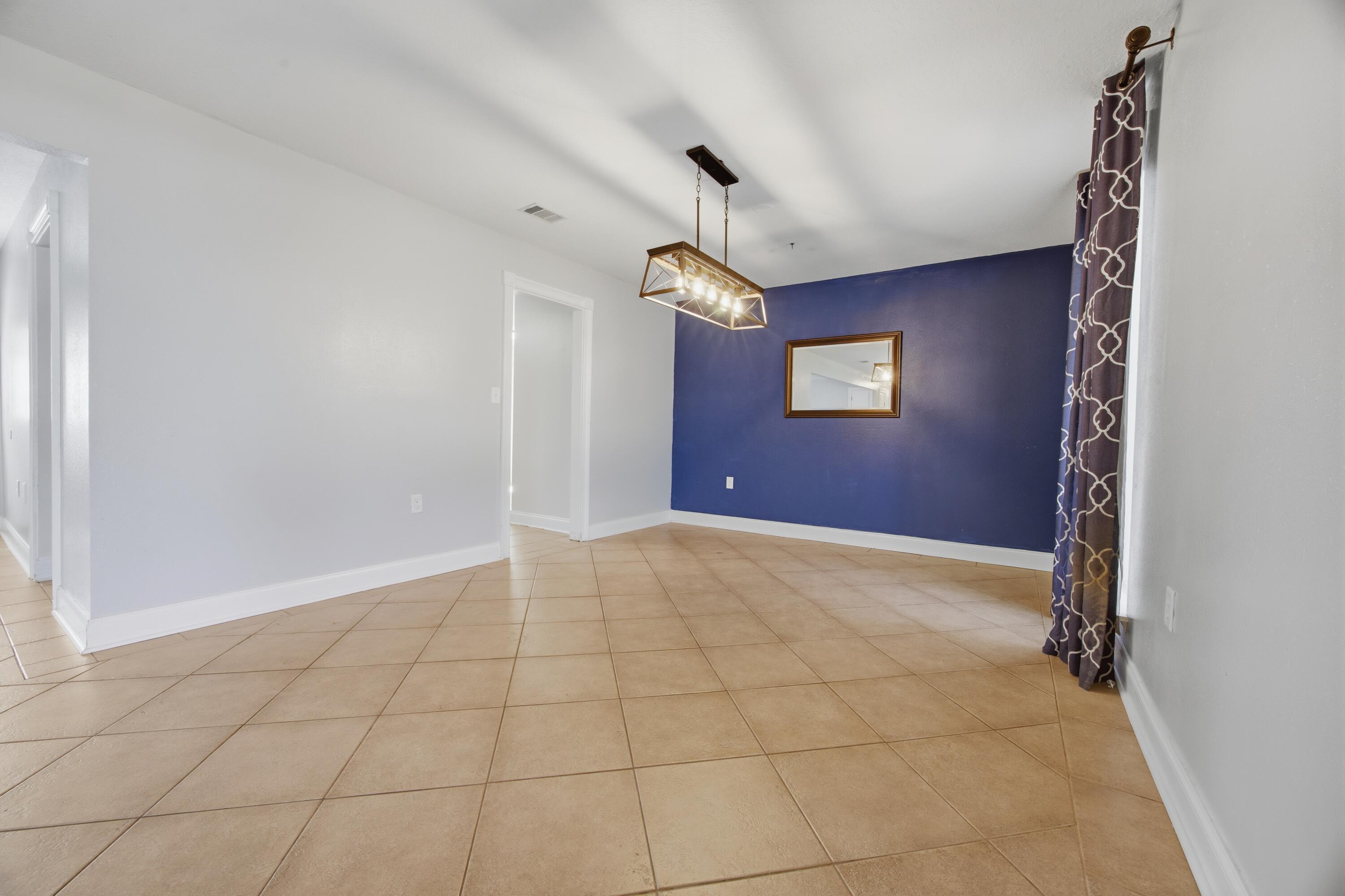 LAKE LORRAINE ESTATES 1 - Residential