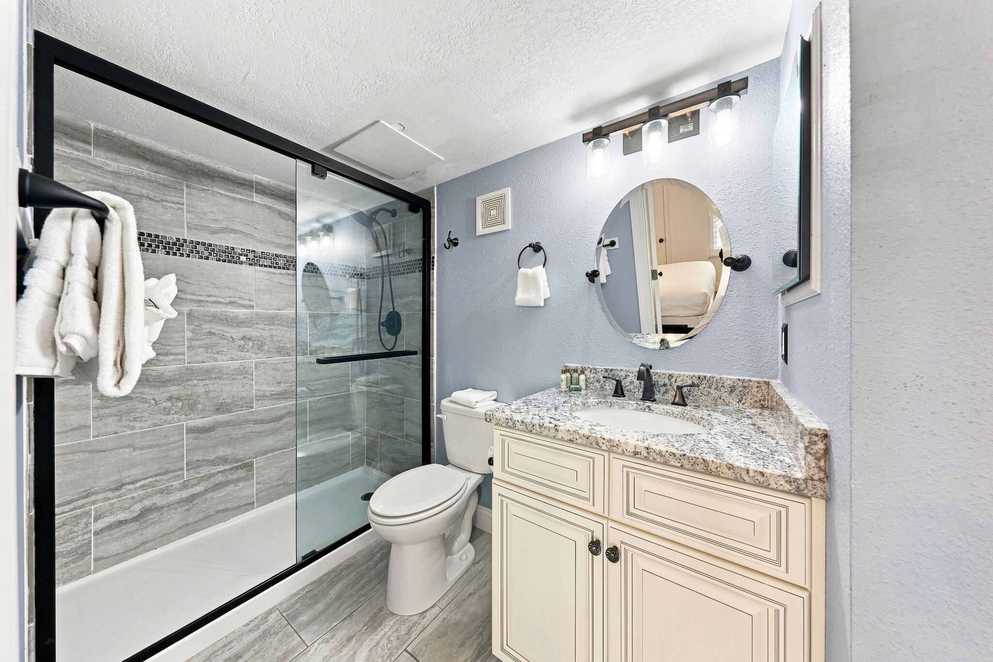 8727 Thomas Drive UNIT A2
