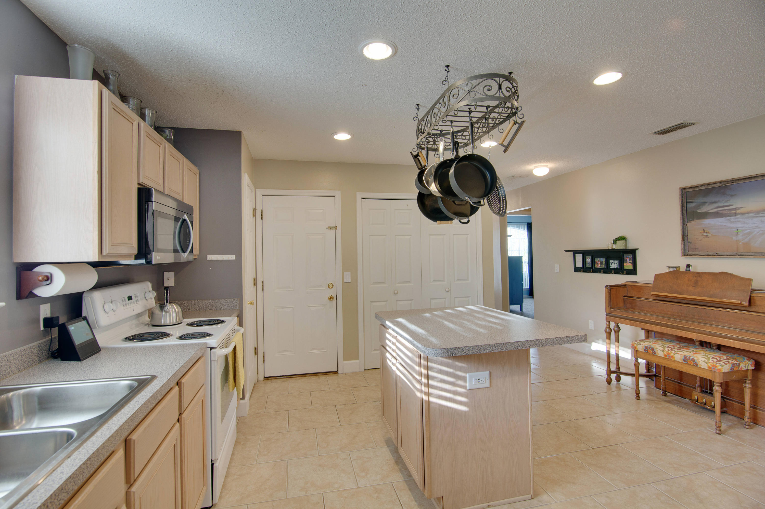 EAST BAY HEIGHTS - Residential