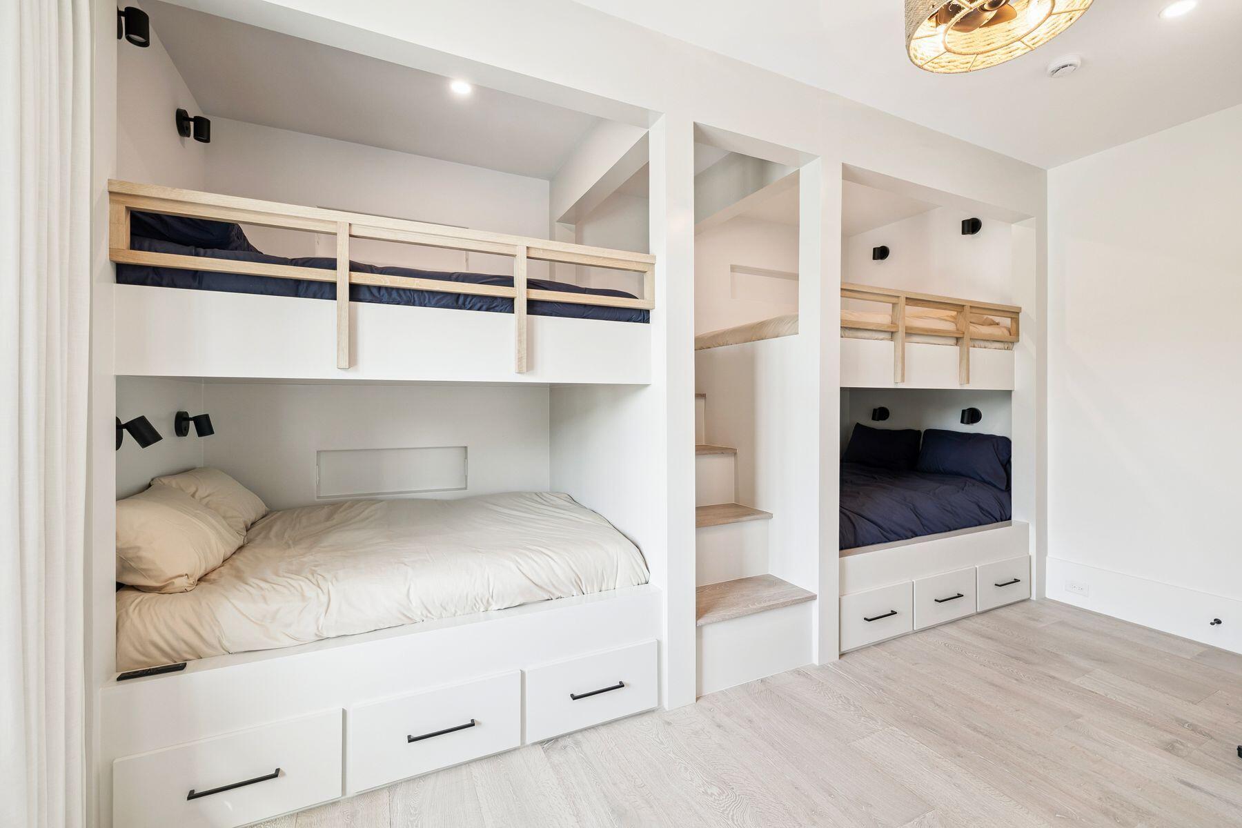 SEAGROVE 5TH ADDN - Residential