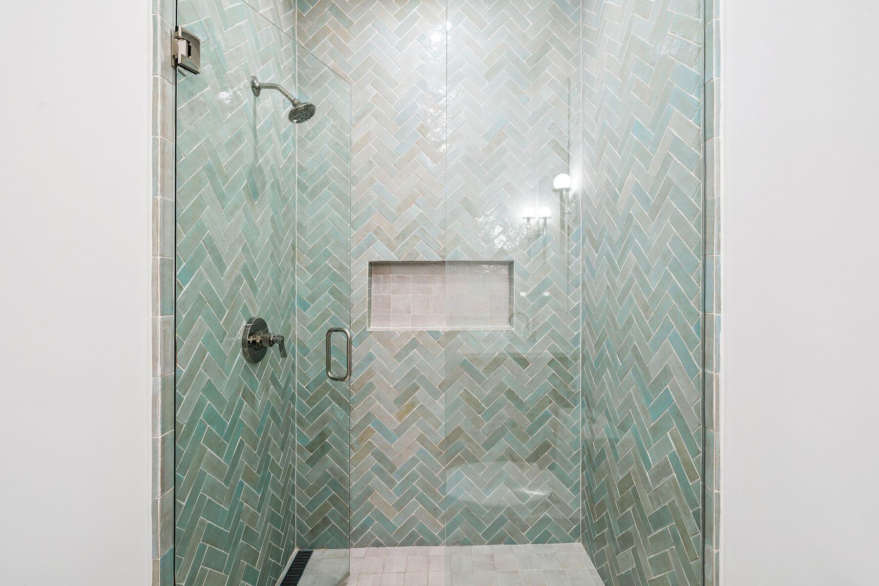 SEAGROVE 5TH ADDN - Residential