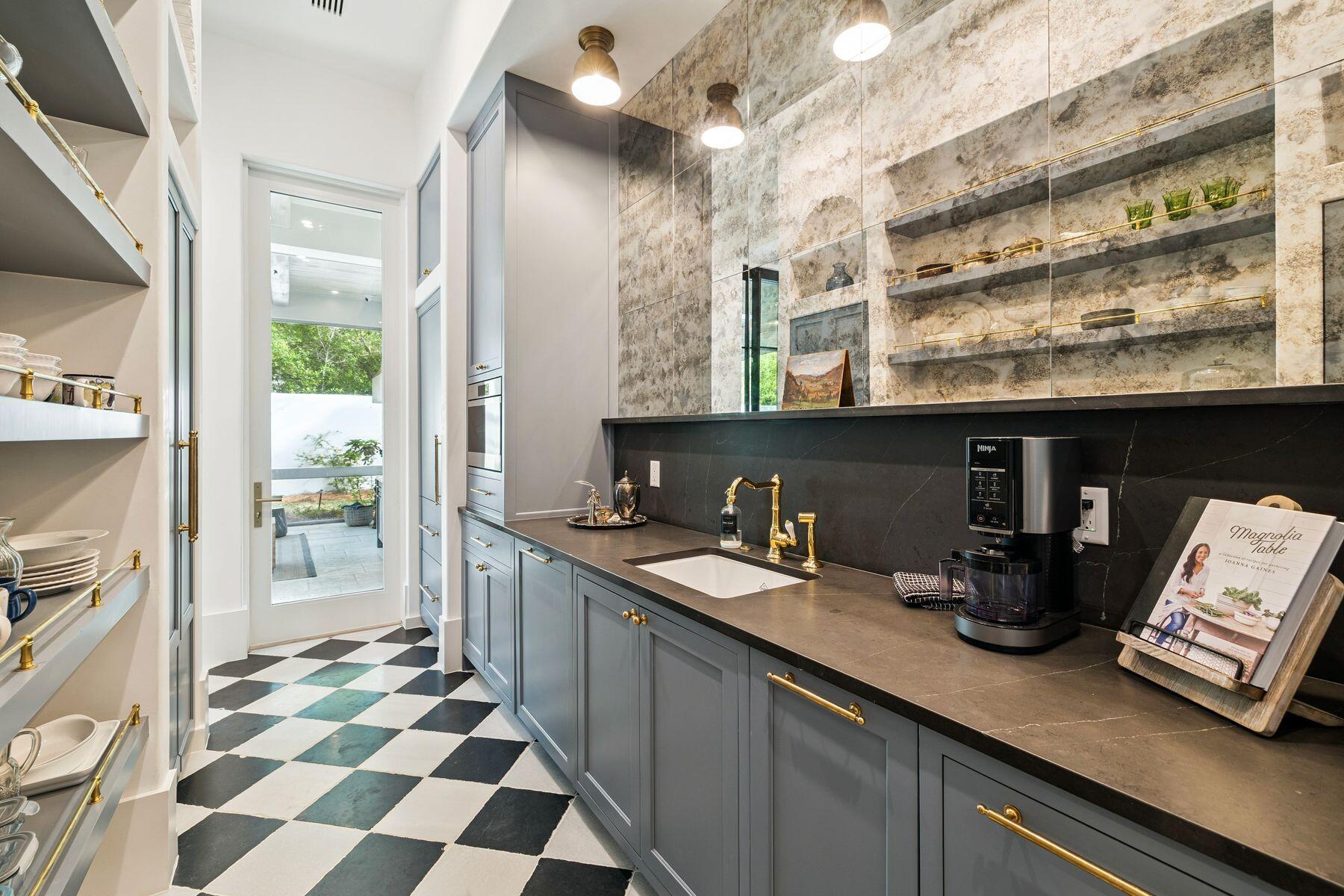 SEAGROVE 5TH ADDN - Residential