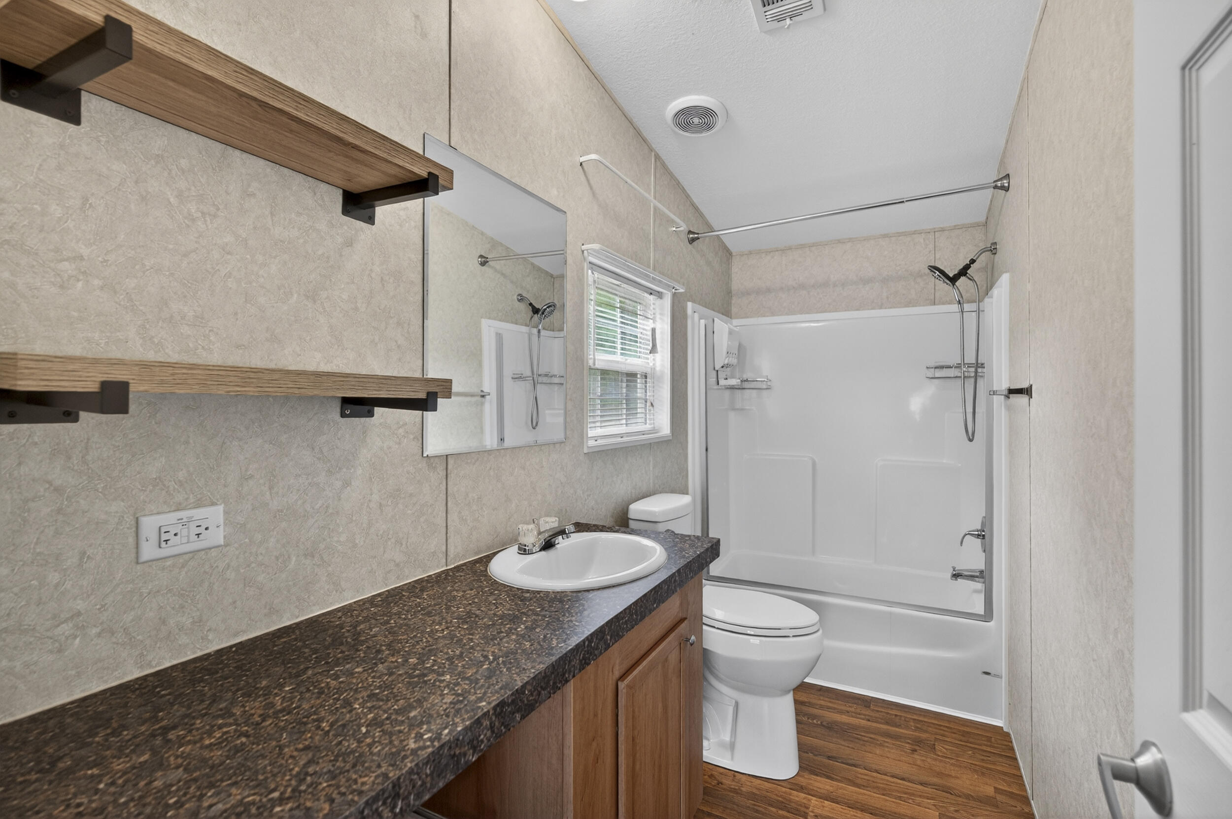 KING LAKE ESTATES - Residential