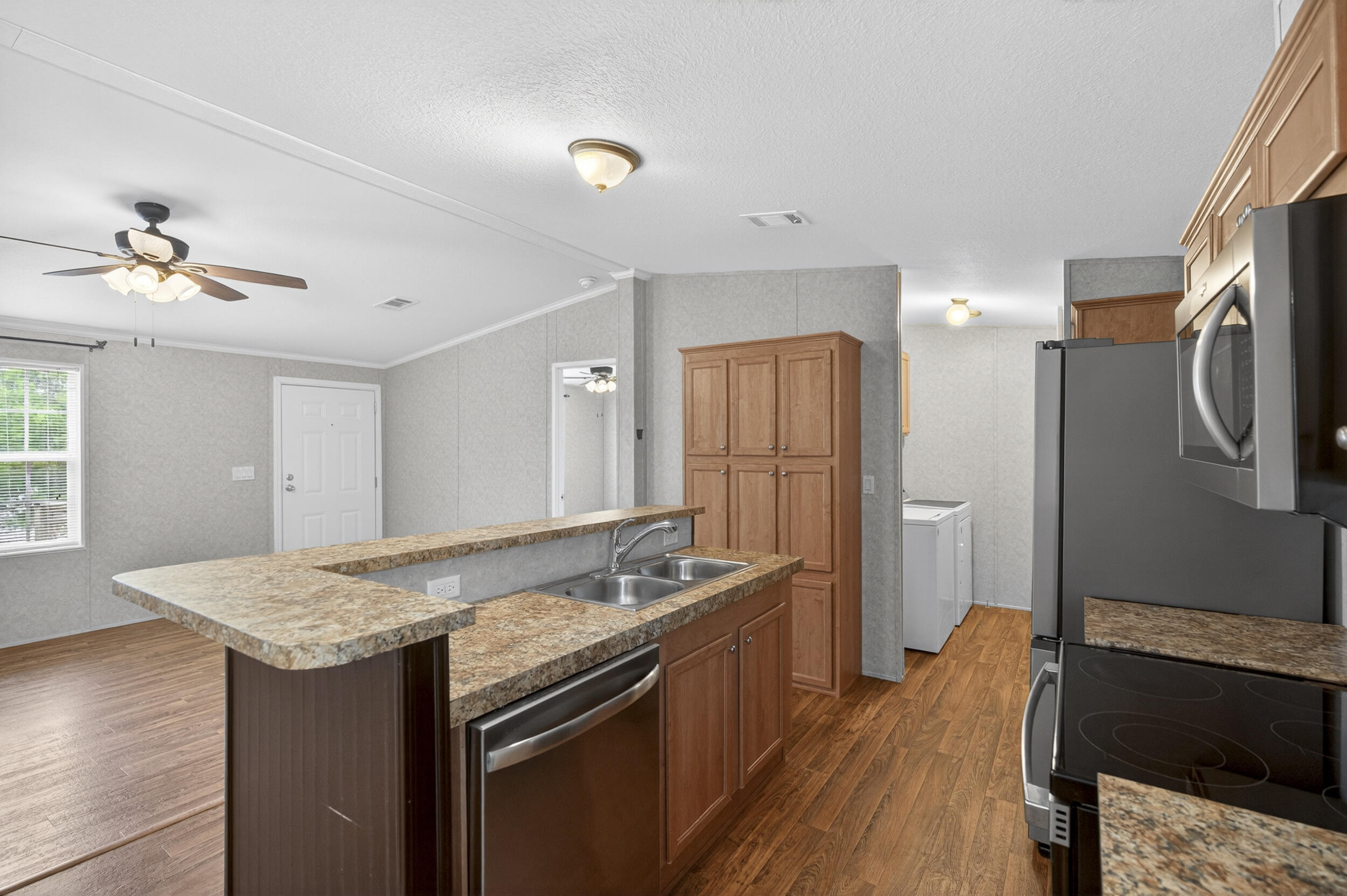 KING LAKE ESTATES - Residential