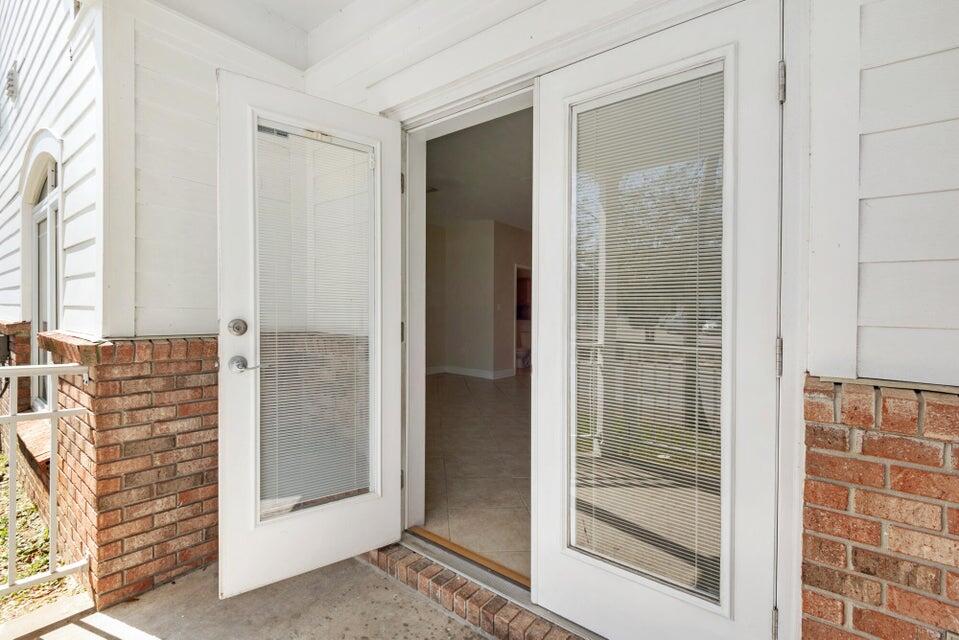 SHELL HARBOR CONDOMI - Residential Lease